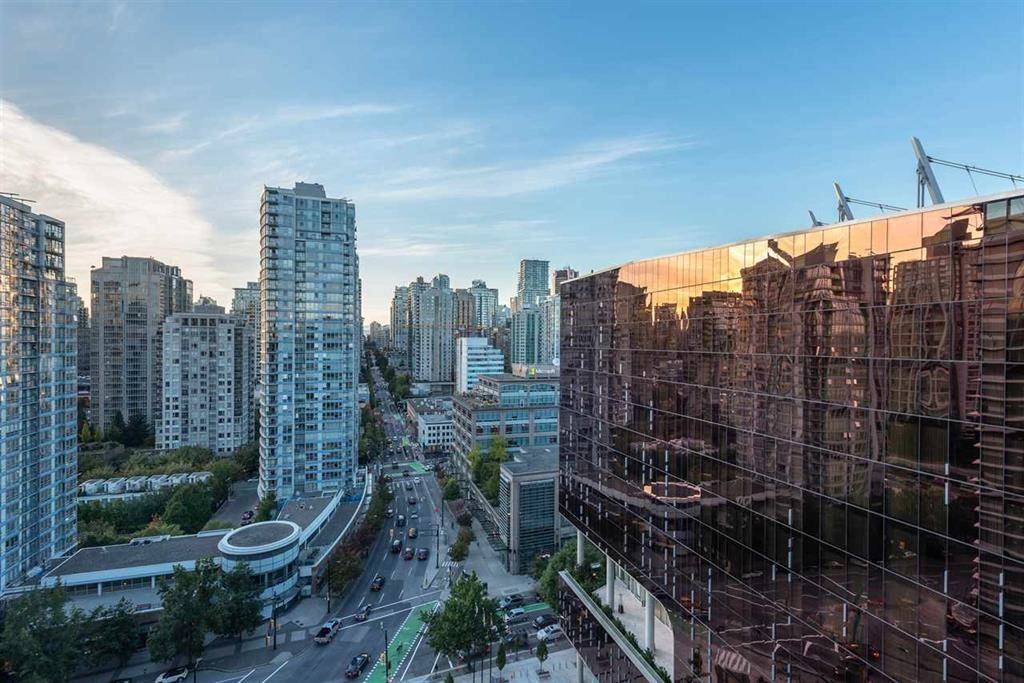 Vancouver, BC V6B 0P4,68 Smithe ST #2015