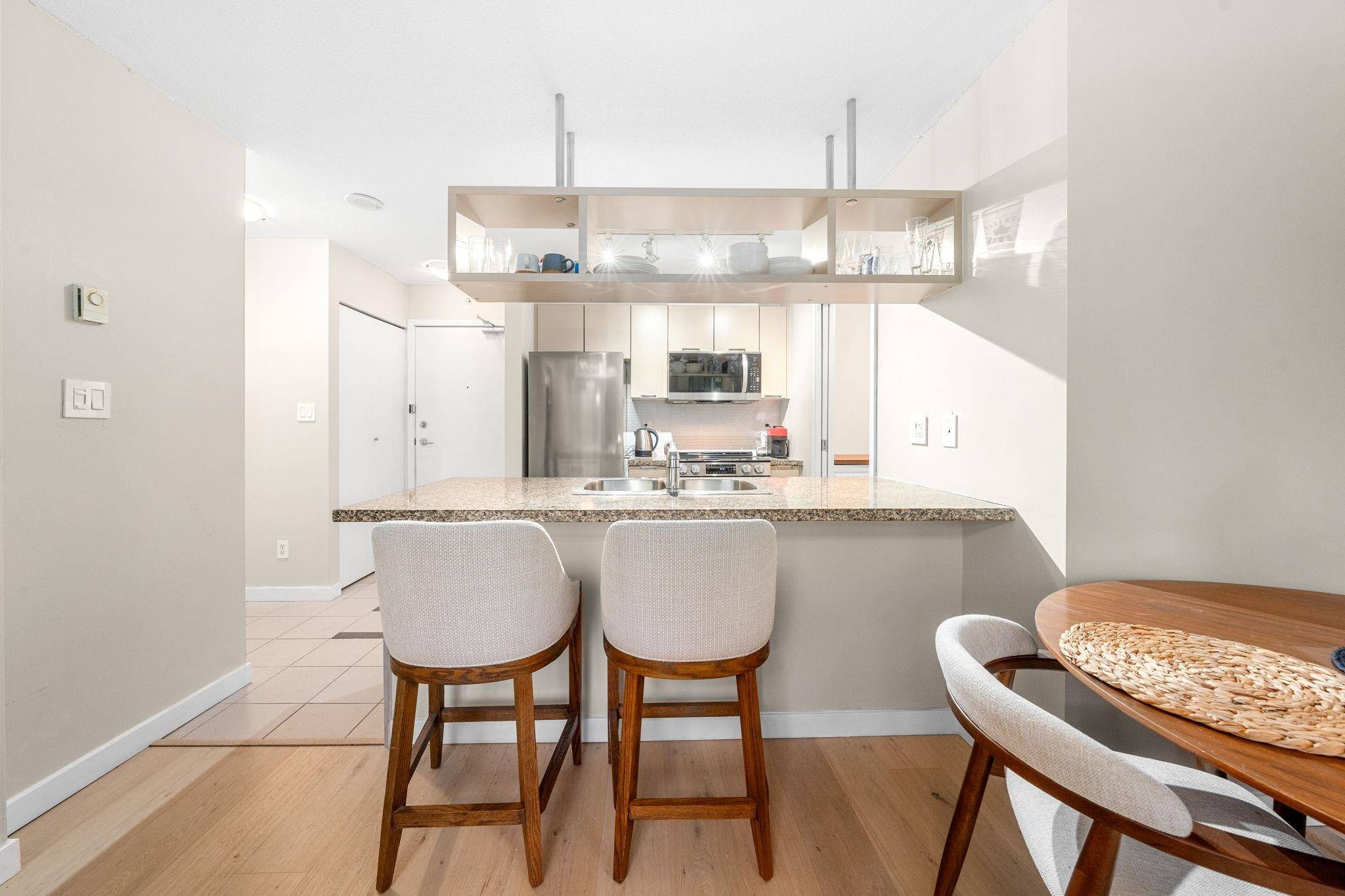 Vancouver, BC V6B 1X9,1082 Seymour ST #305