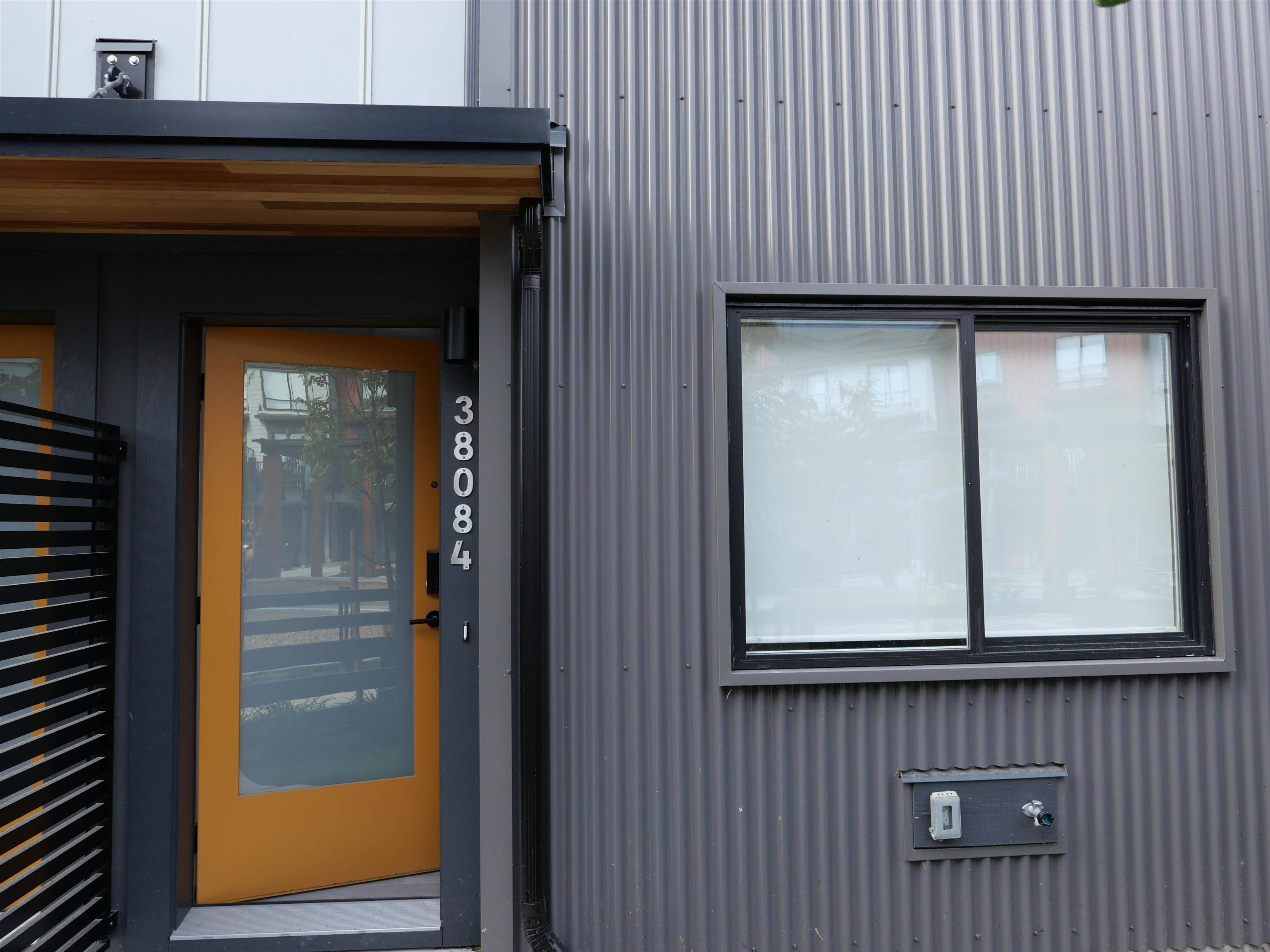 Squamish, BC V8B 1E6,38084 Helm WAY