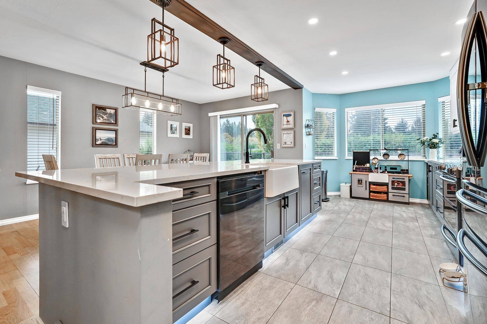 Maple Ridge, BC V4R 1Z2,24810 118b AVE