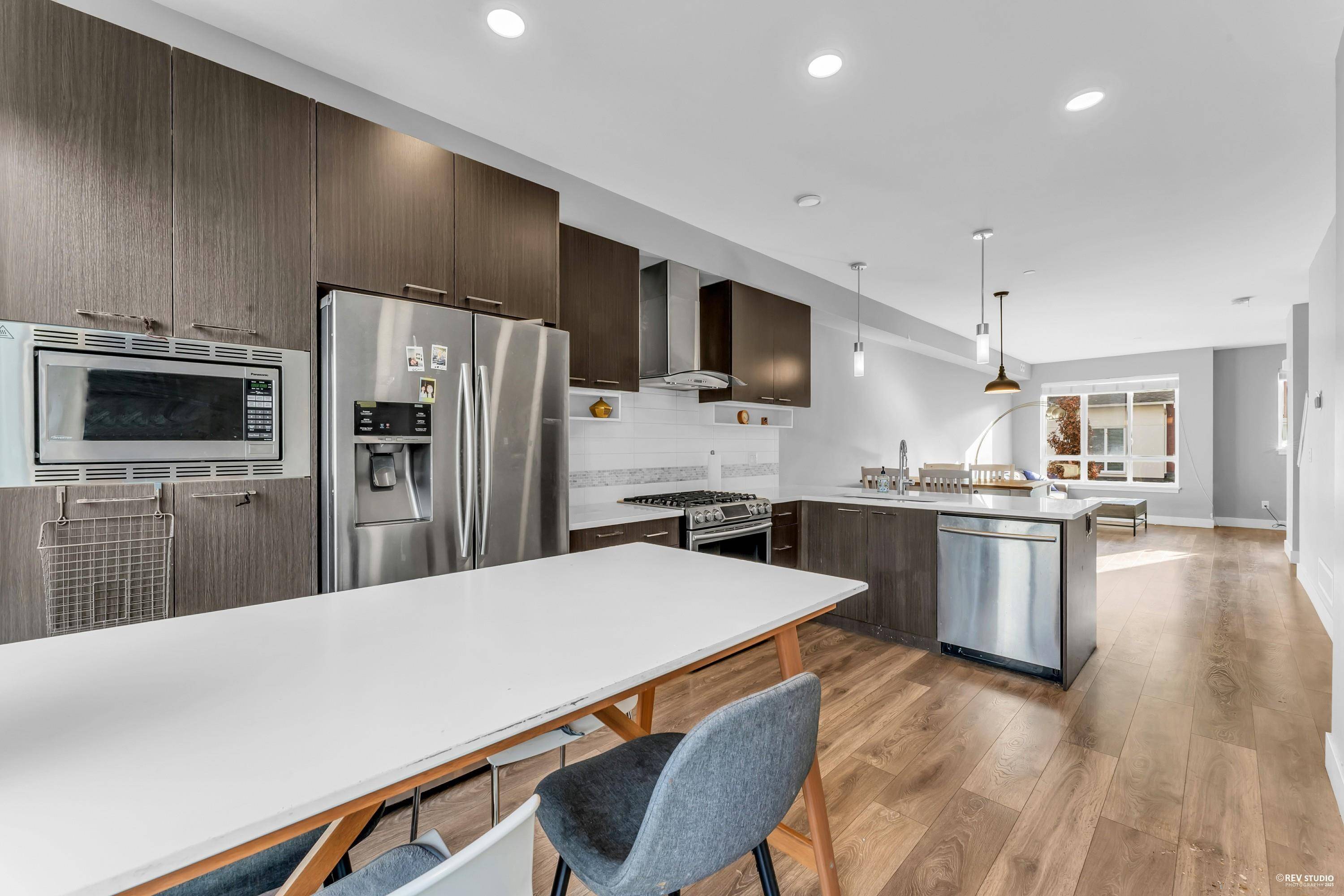 Tsawwassen, BC V4M 0B7,4688 Hawk LN #517