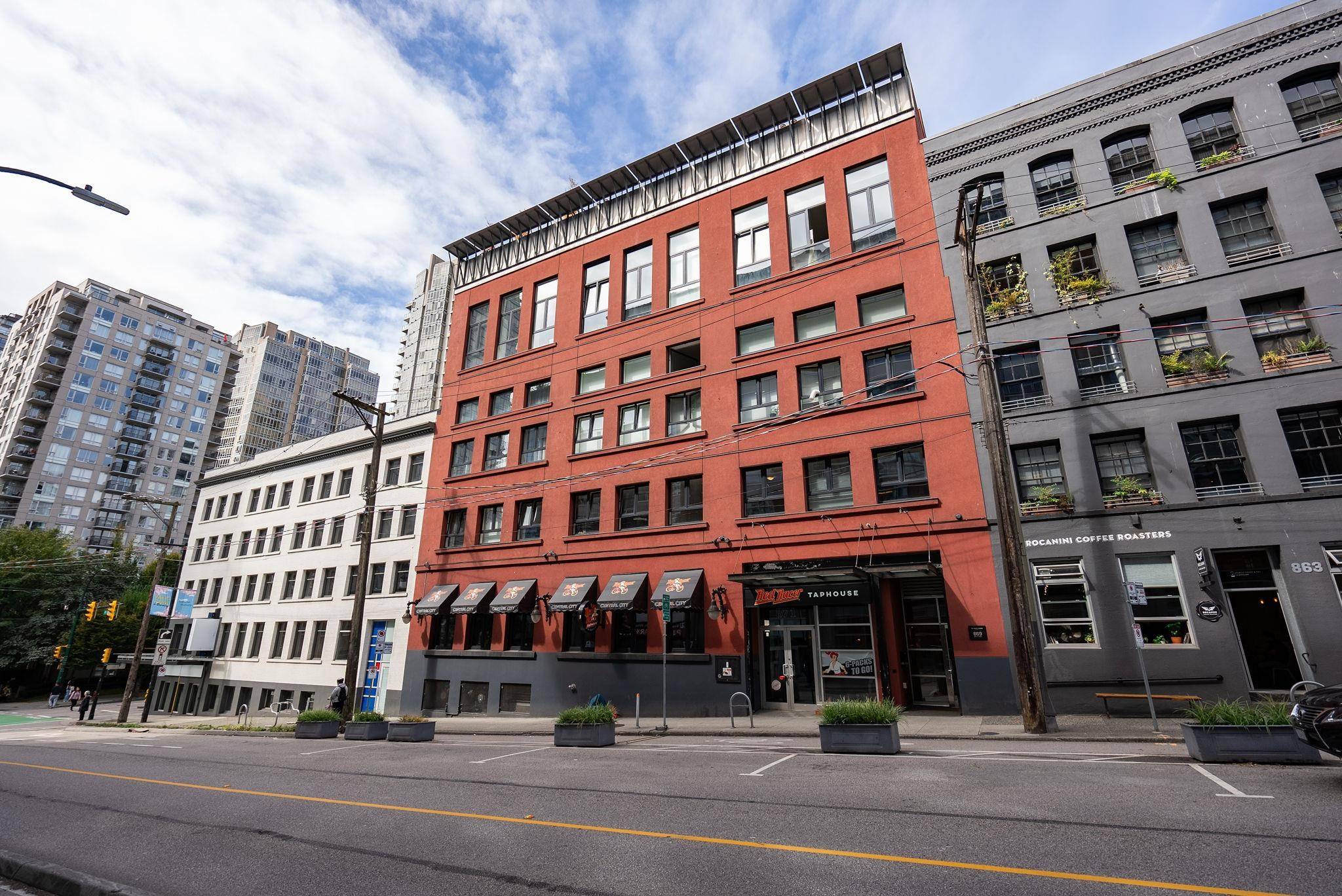 Vancouver, BC V6B 2M6,869 Beatty ST #201