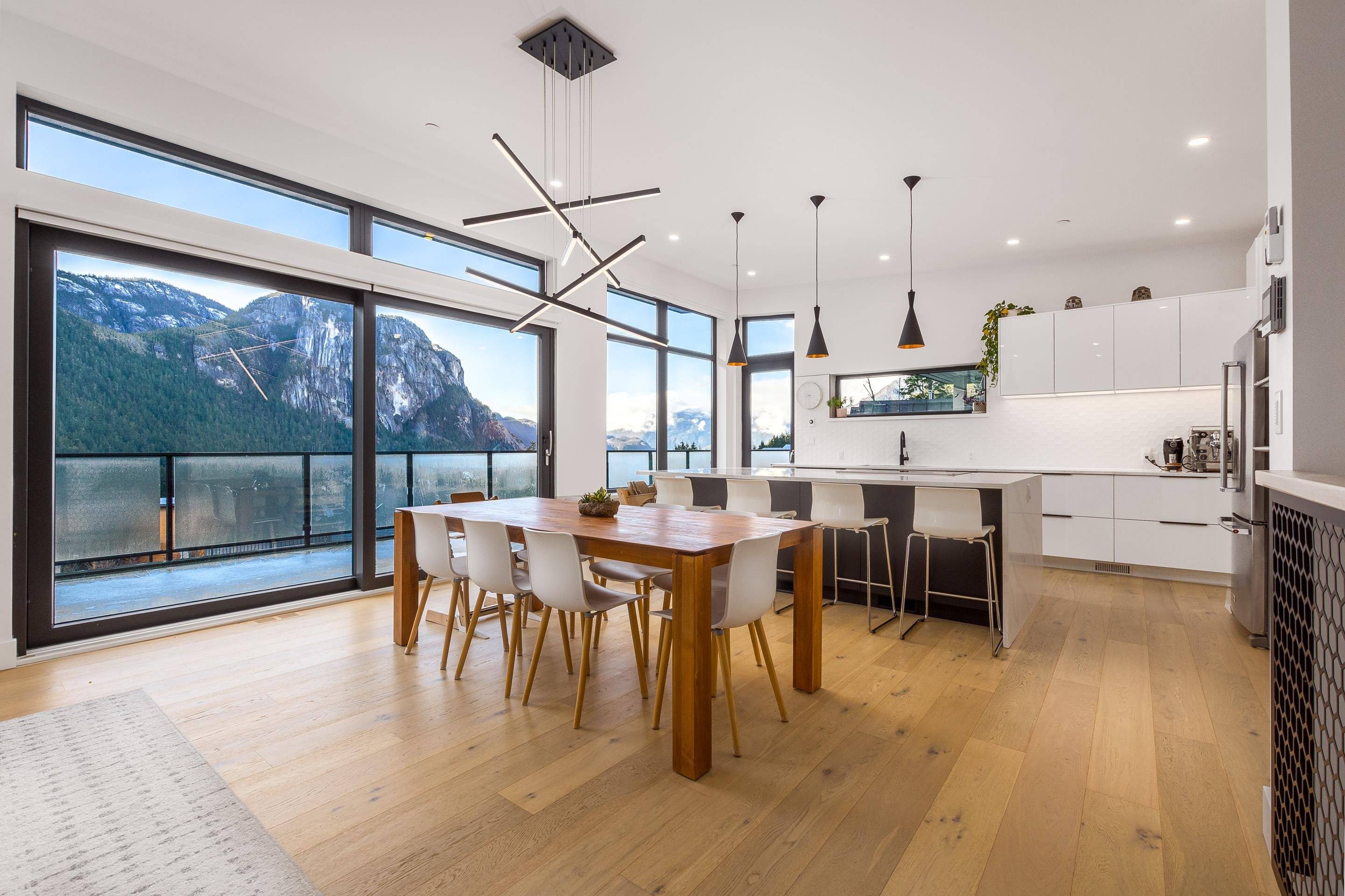 Squamish, BC V8B 0T6,2193 Crumpit Woods DR