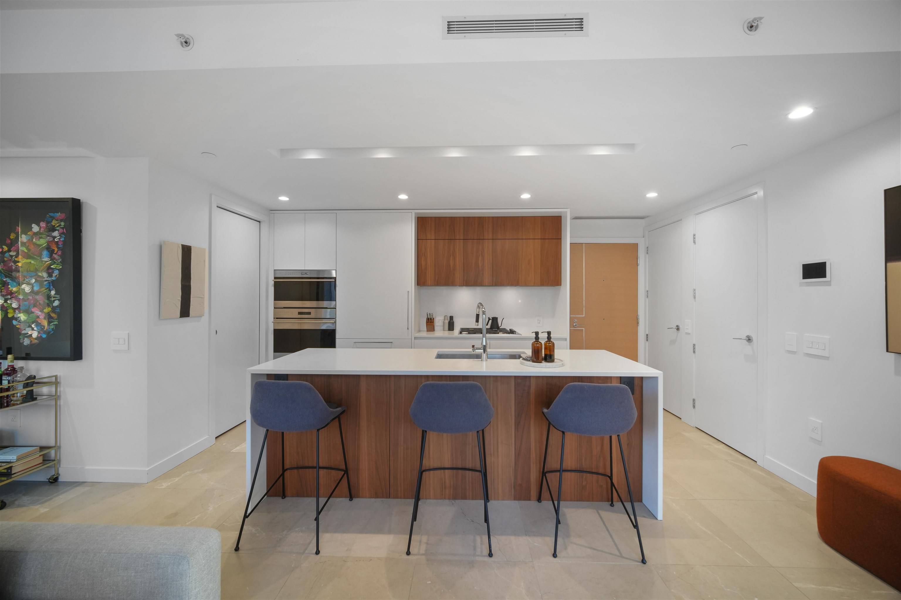 Vancouver, BC V6B 0R6,885 Cambie ST #1405