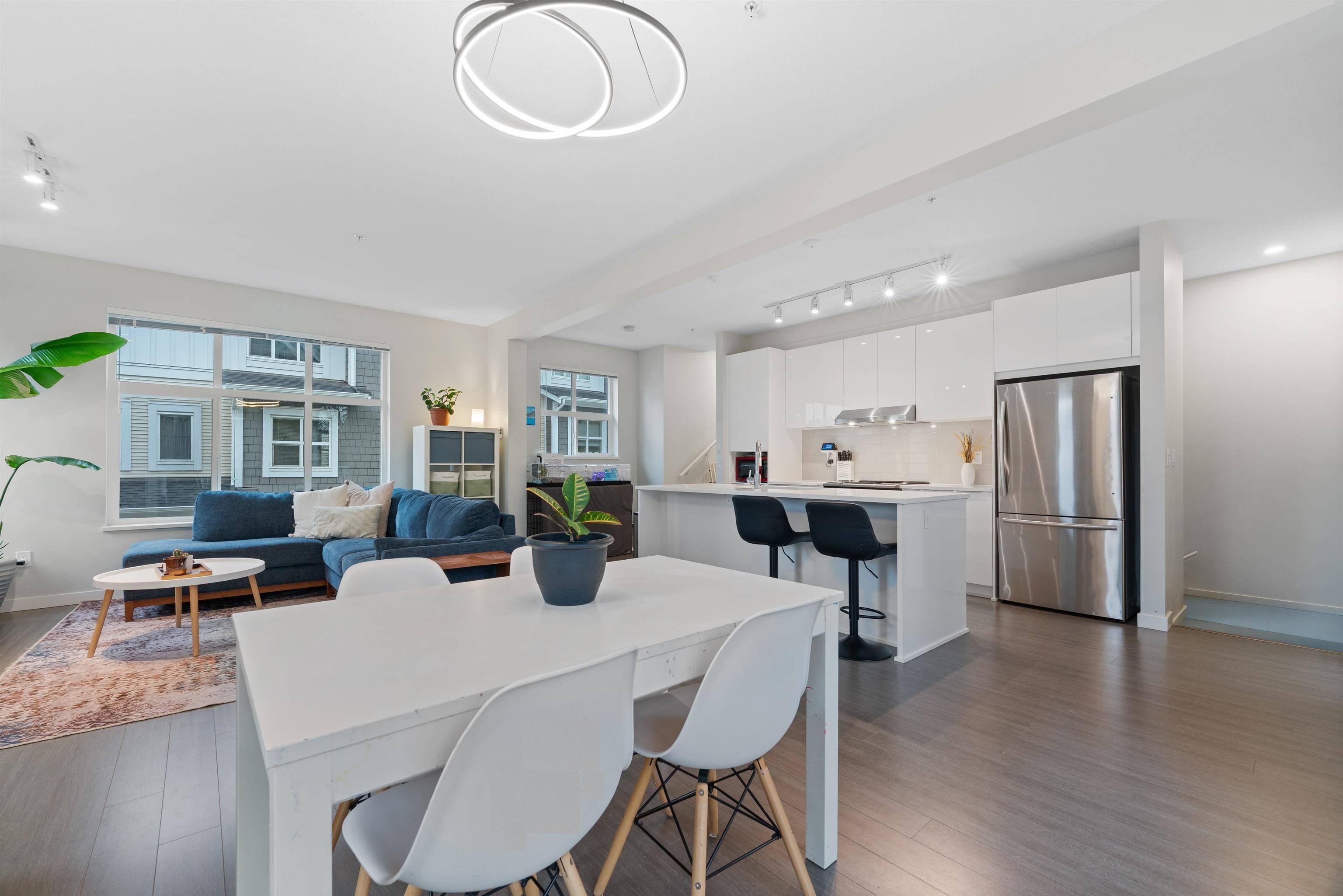 Maple Ridge, BC V2X 4K9,11295 Pazarena PL #1904