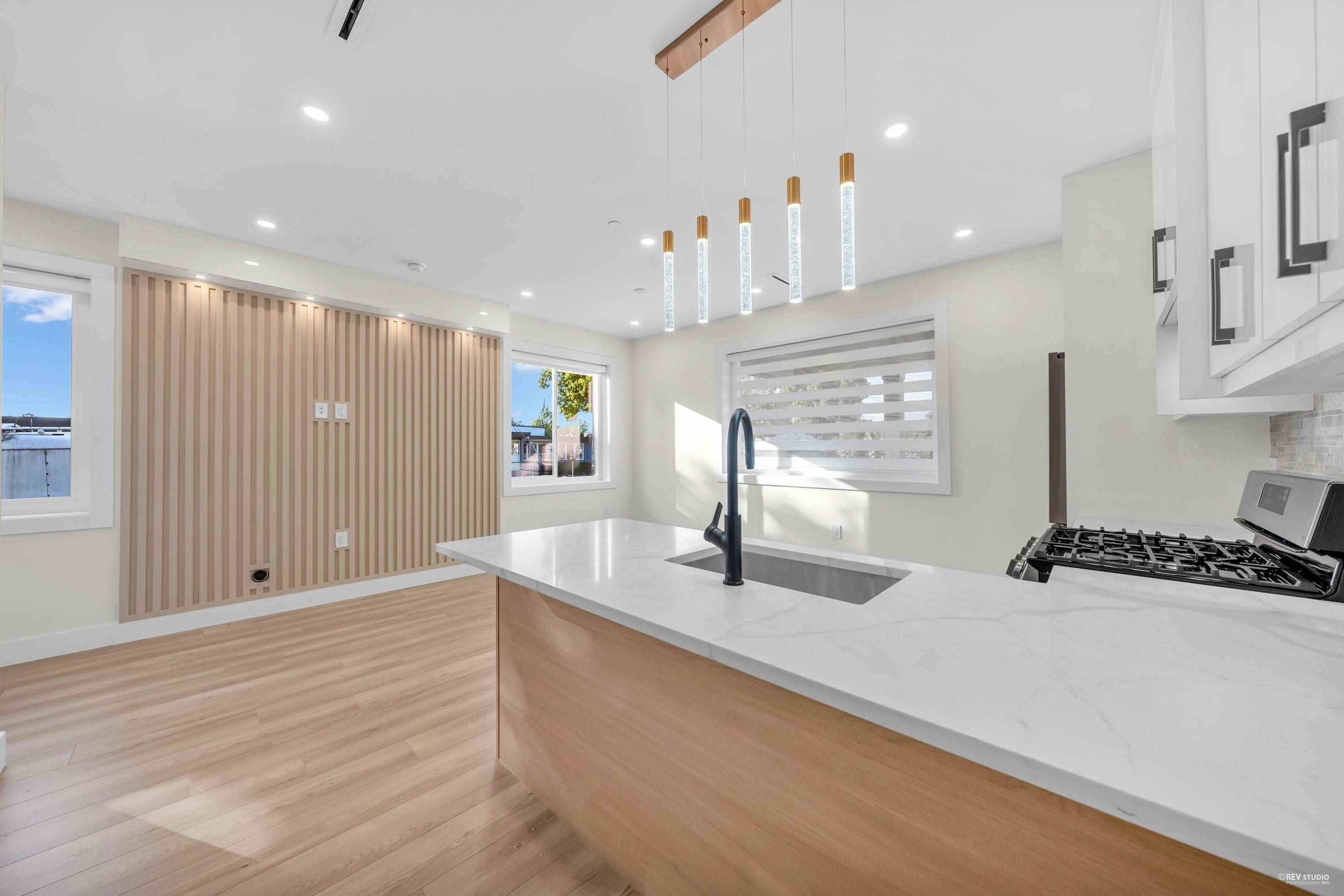 Vancouver, BC V5M 1H3,2703 East 3rd AVE #1