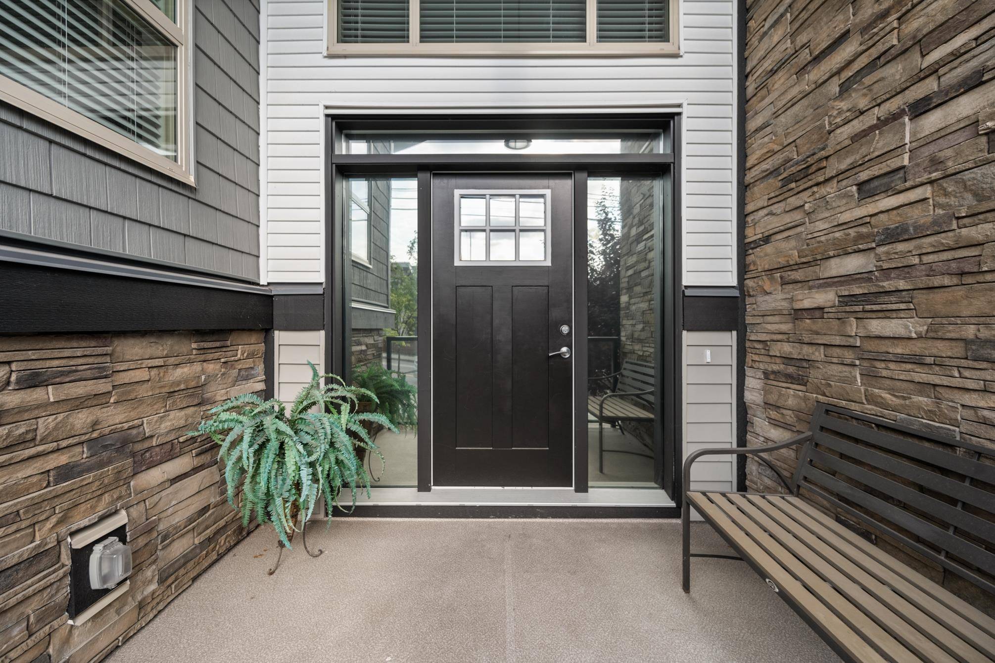 Maple Ridge, BC V4R 0H1,13668 232 ST