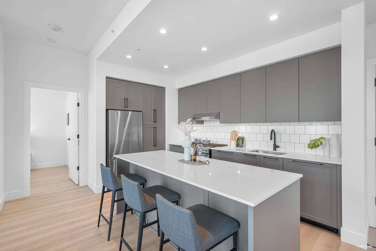 Burnaby, BC V5A 0G9,8750 University CRES #1202