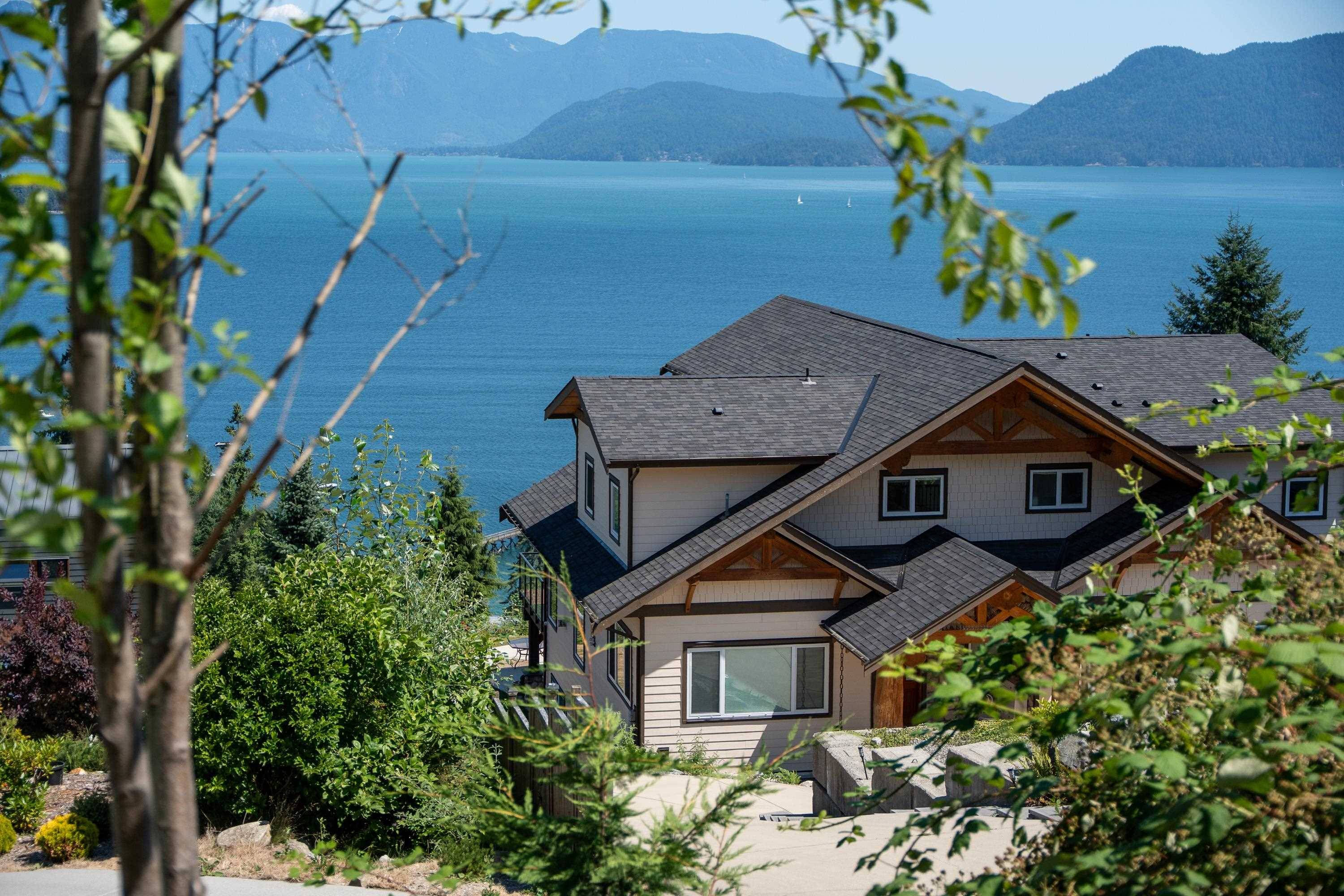 1246 St Andrews RD, Gibsons, BC V0N 1V1