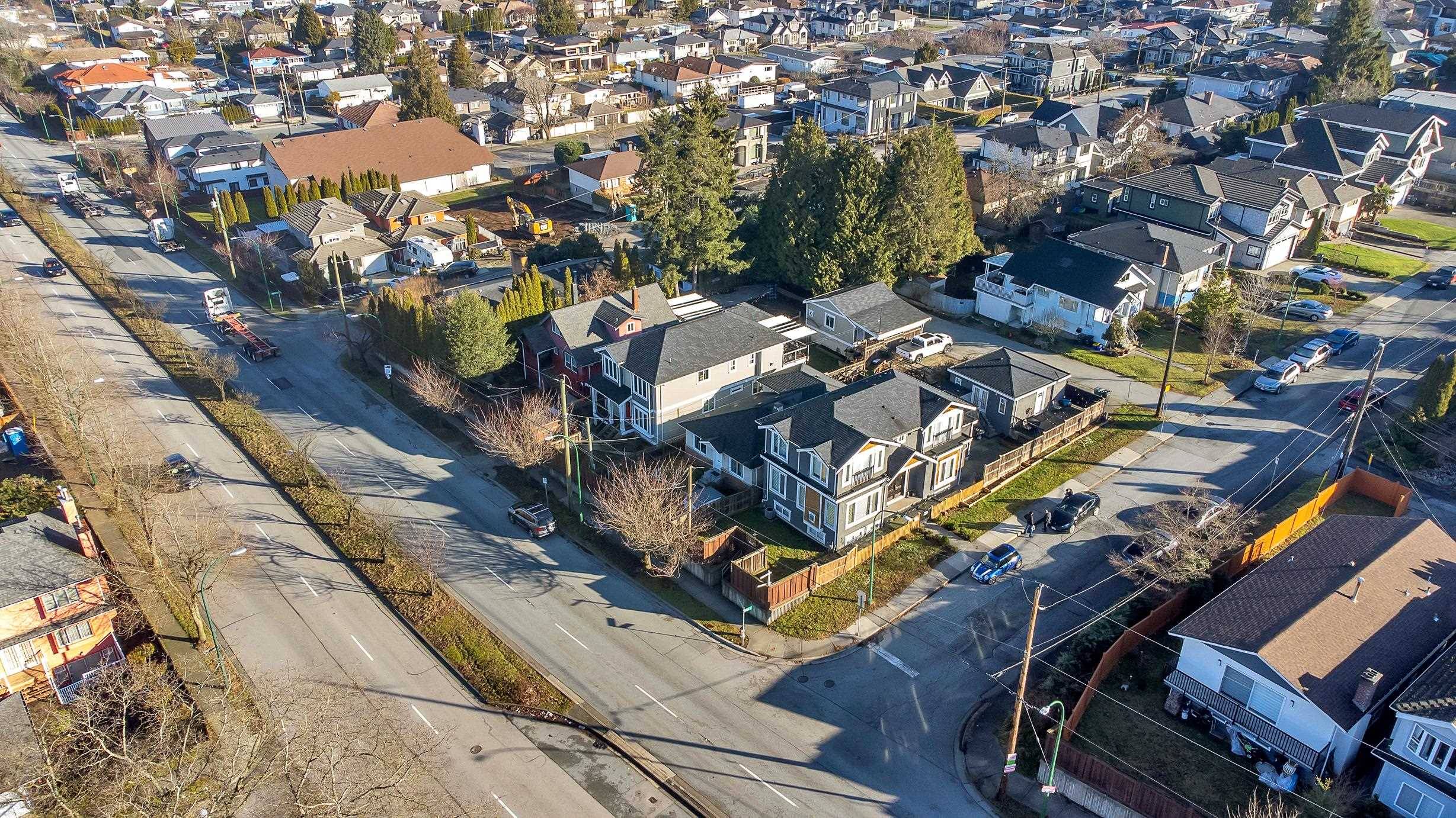 Burnaby, BC V5R 2N9,4860 Boundary RD