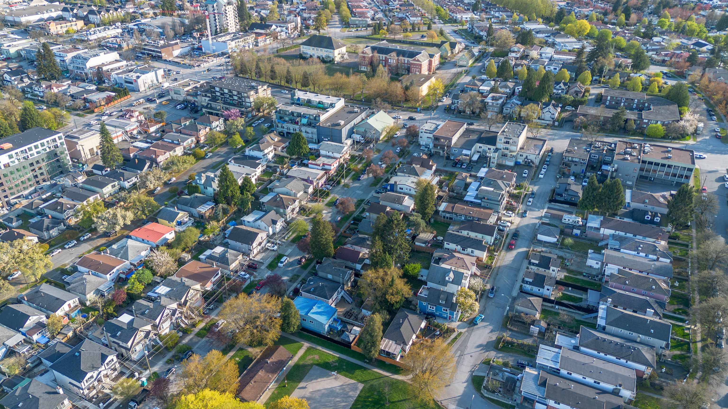 Vancouver, BC V5R 4C7,5303 Mckinnon ST