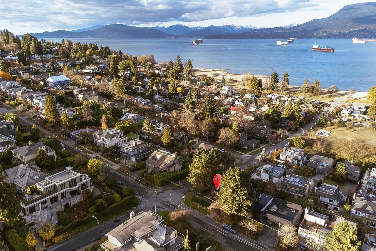 Vancouver, BC V6R 1K6,4489 W 2nd AVE