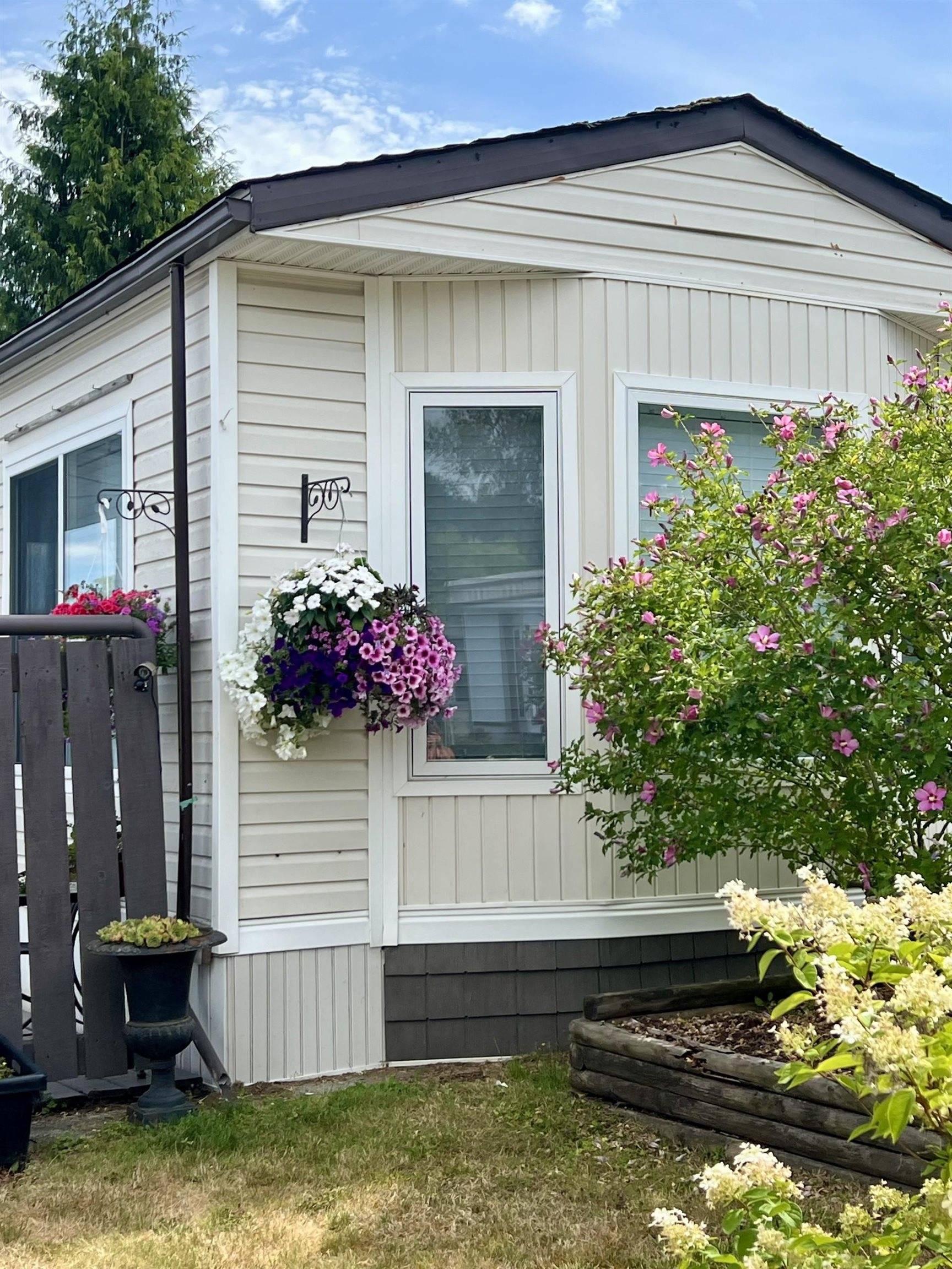 Abbotsford, BC V2S 7Y6,3300 Horn ST #94