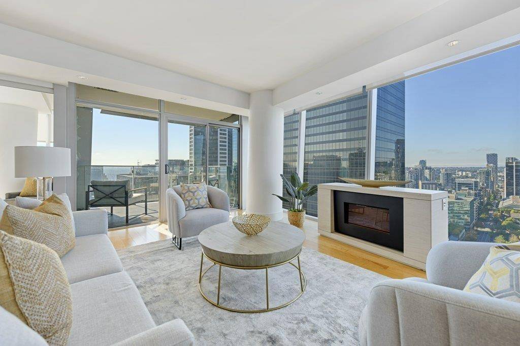 Vancouver, BC V6C 0B5,667 Howe ST #2705