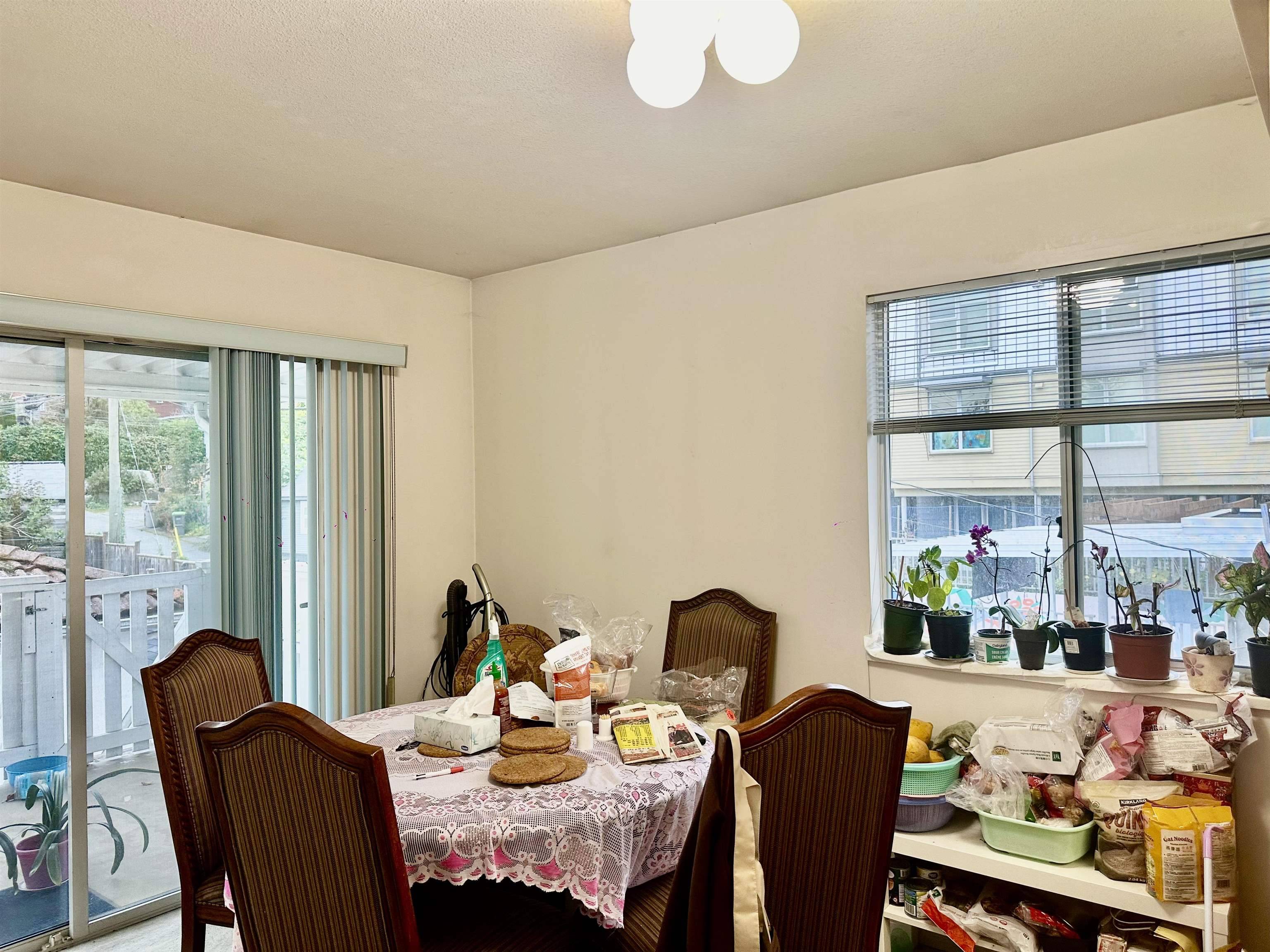 Vancouver, BC V5N 4J9,1735 Victoria DR