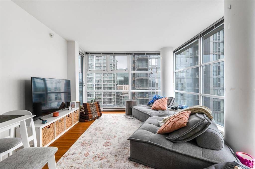 Vancouver, BC V6B 1T8,111 W Georgia ST #1806