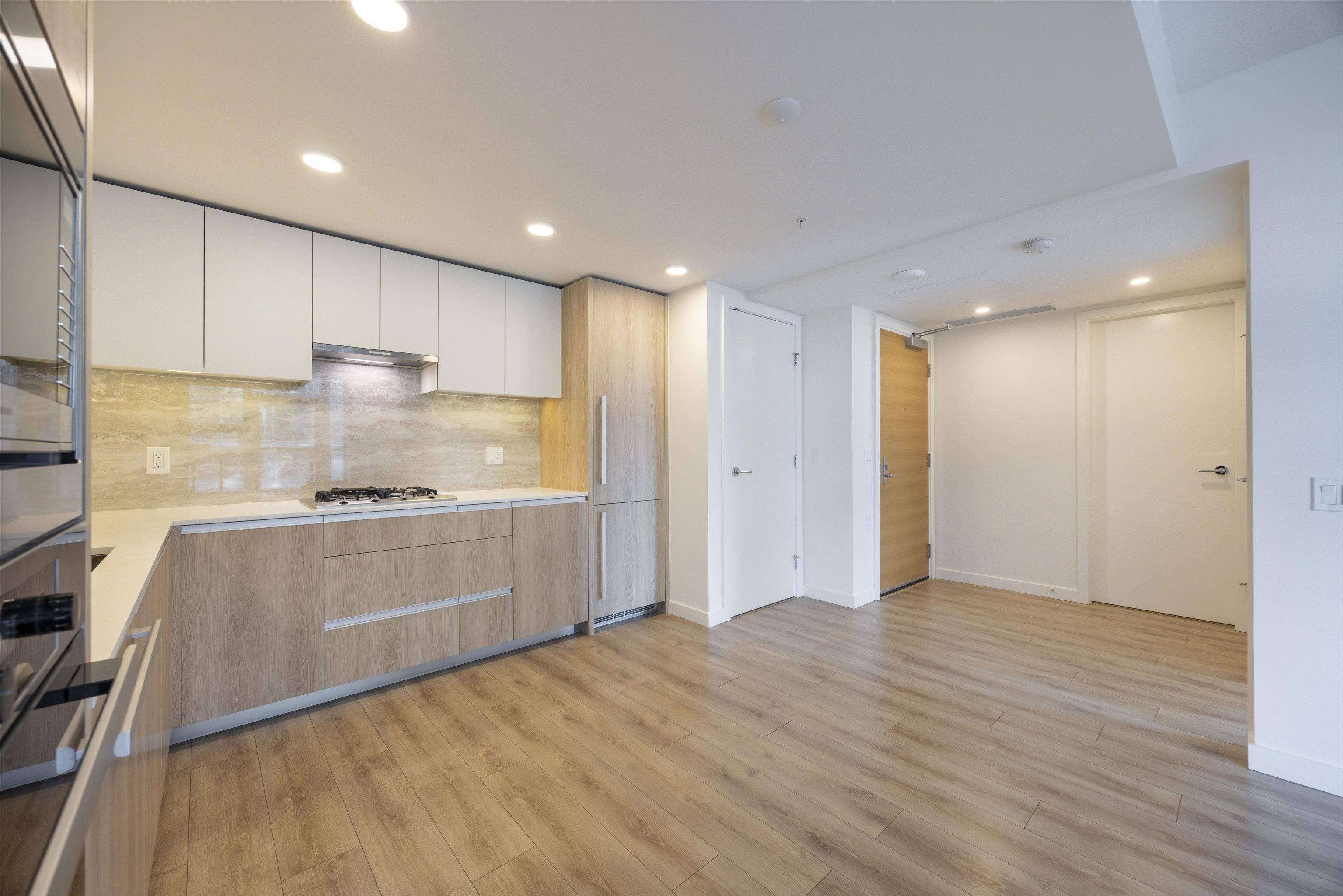 Richmond, BC V6Y 0M4,6655 Buswell ST #419