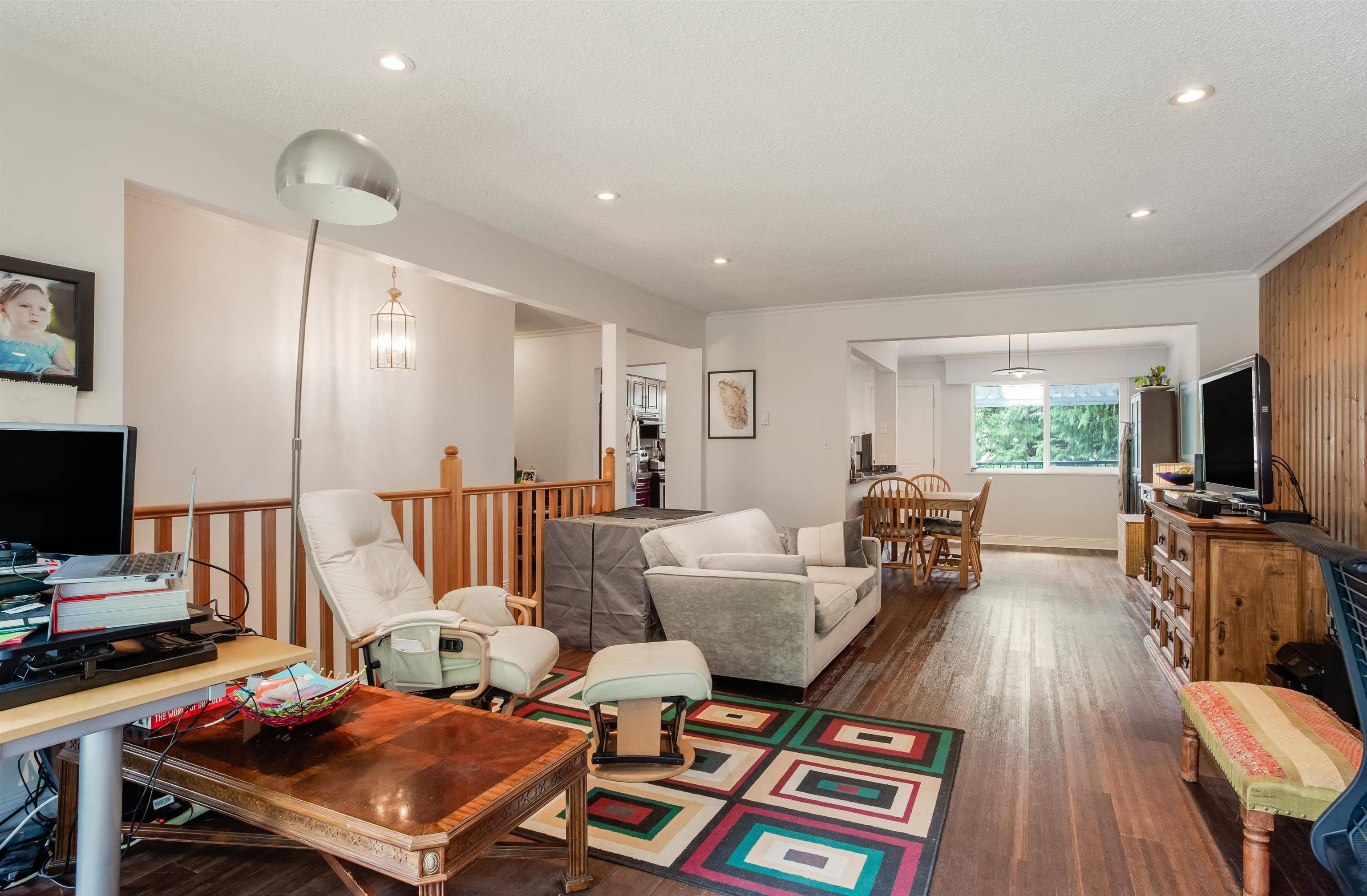 North Vancouver, BC V7R 2M6,1087 Prospect AVE