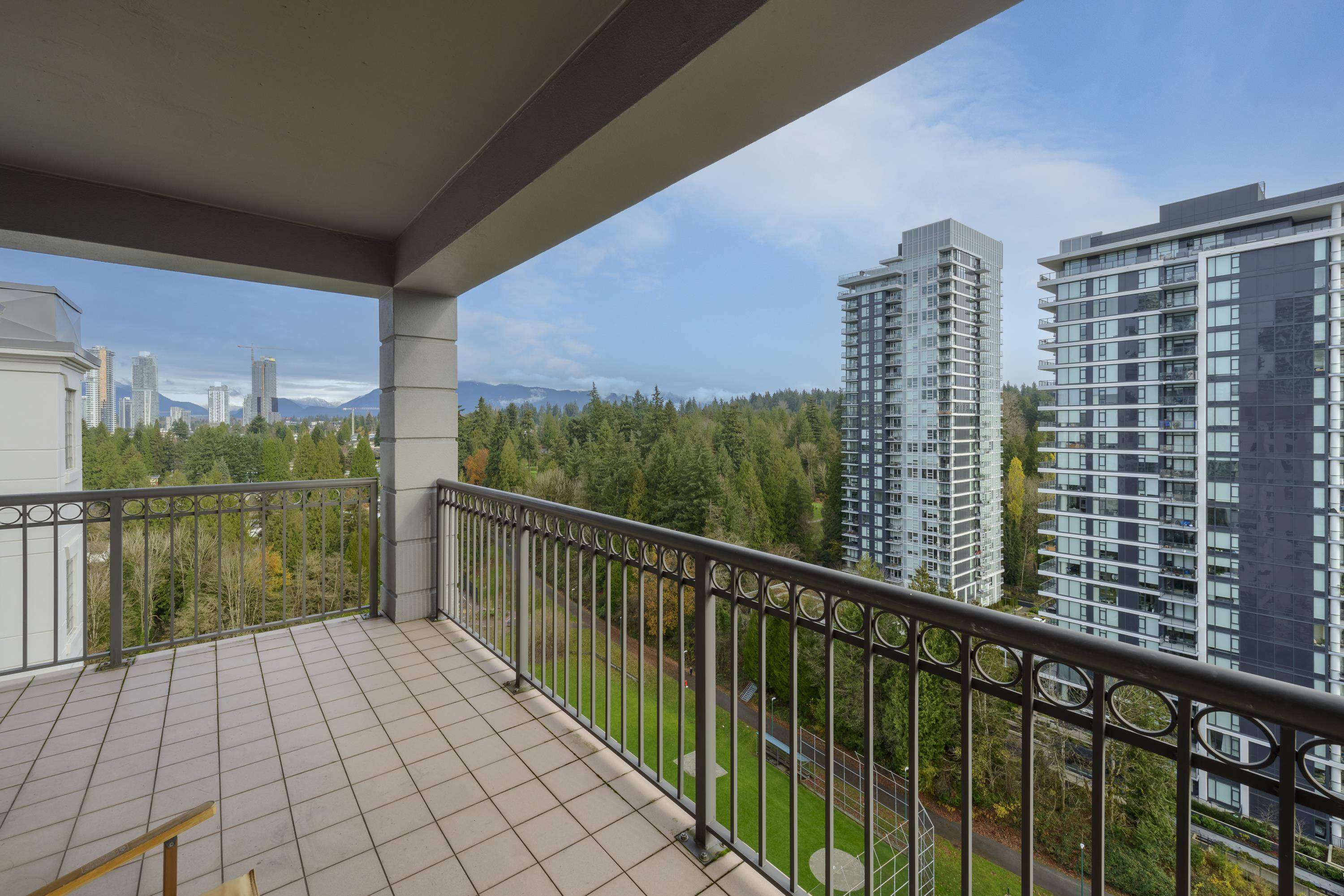 Coquitlam, BC V3K 6R8,555 Austin AVE #2103