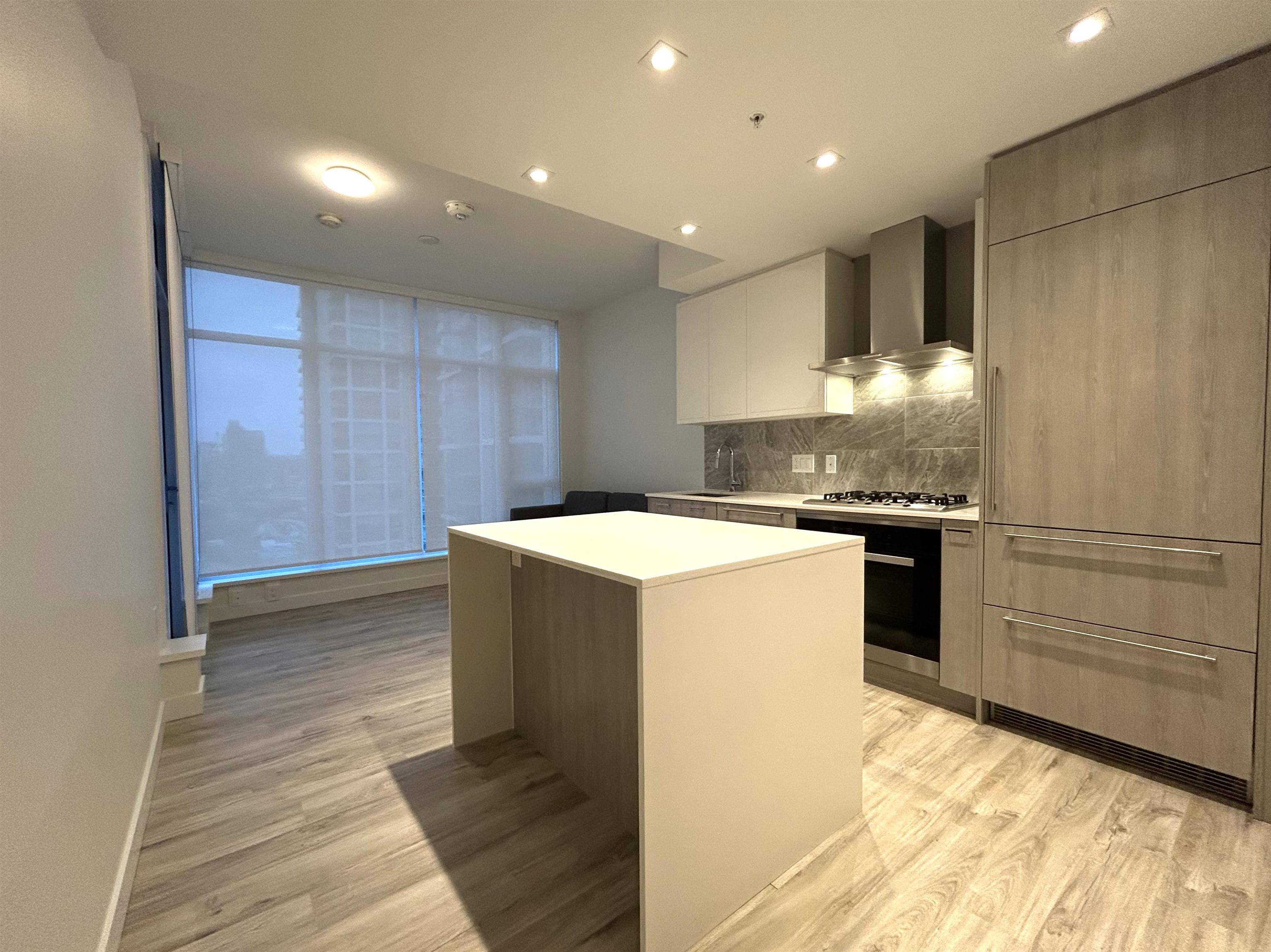 Burnaby, BC V5C 0L9,2288 Alpha AVE #1308