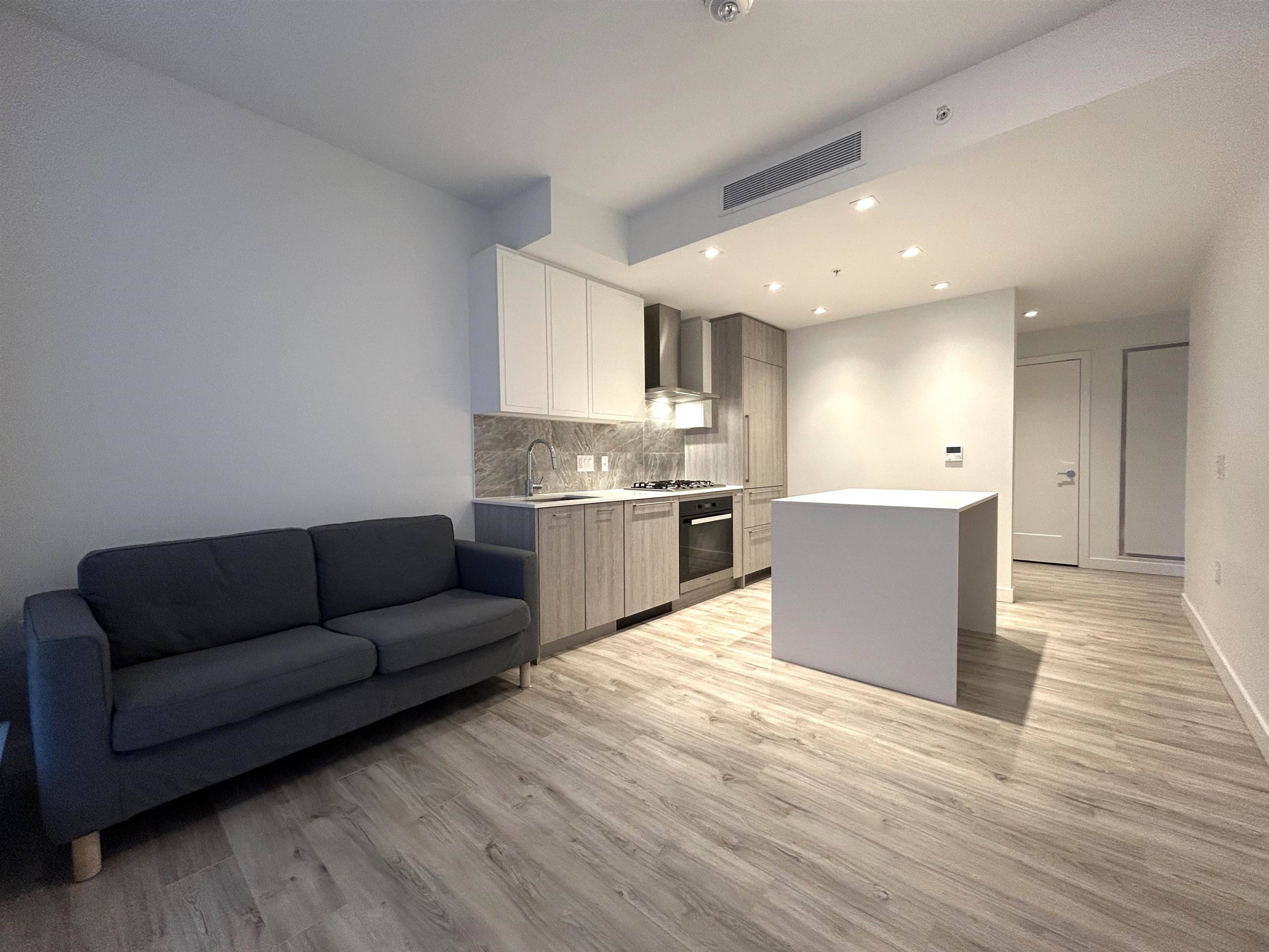 Burnaby, BC V5C 0L9,2288 Alpha AVE #1308