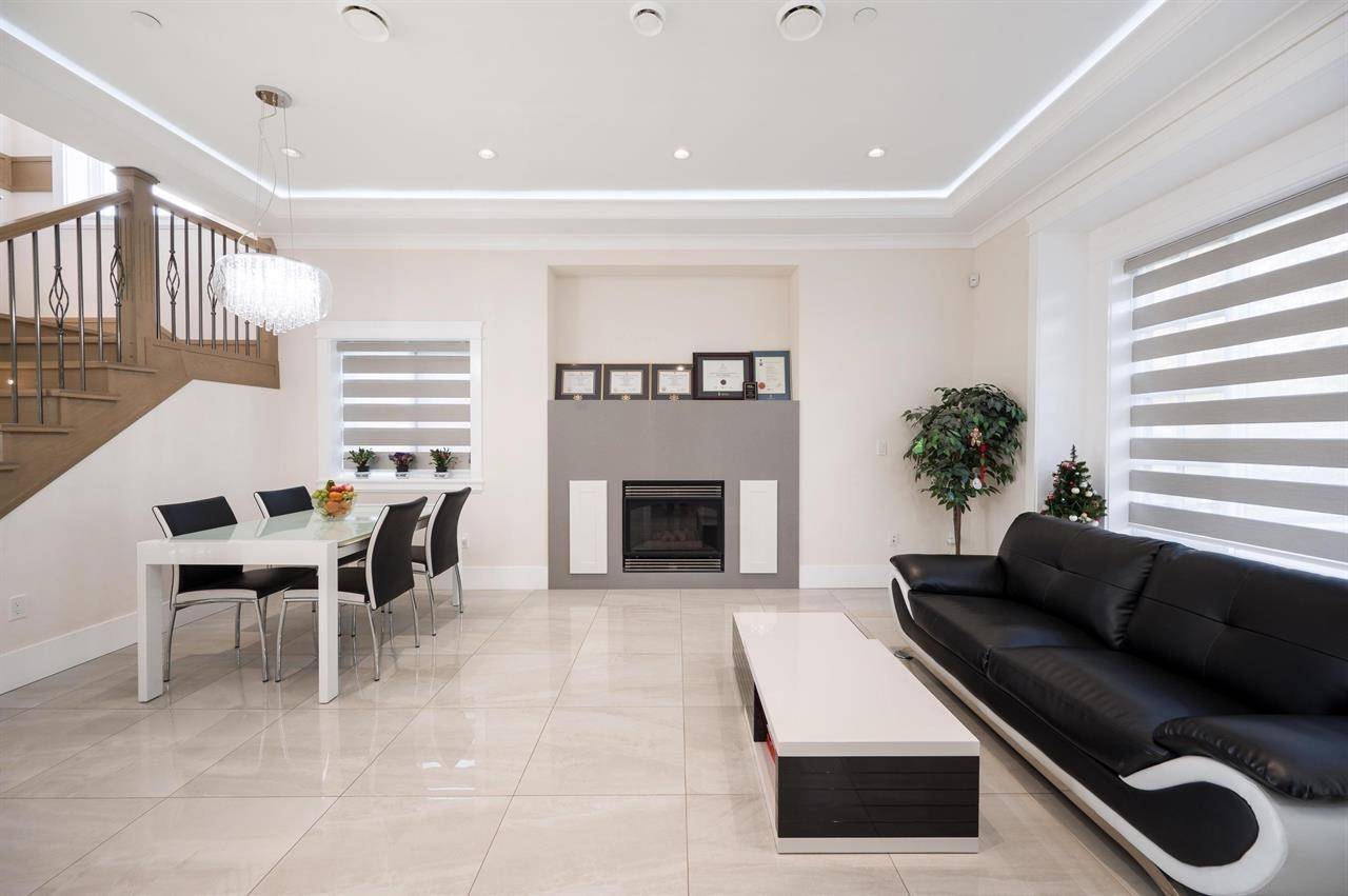 Vancouver, BC V5X 2G1,488 E 62nd AVE