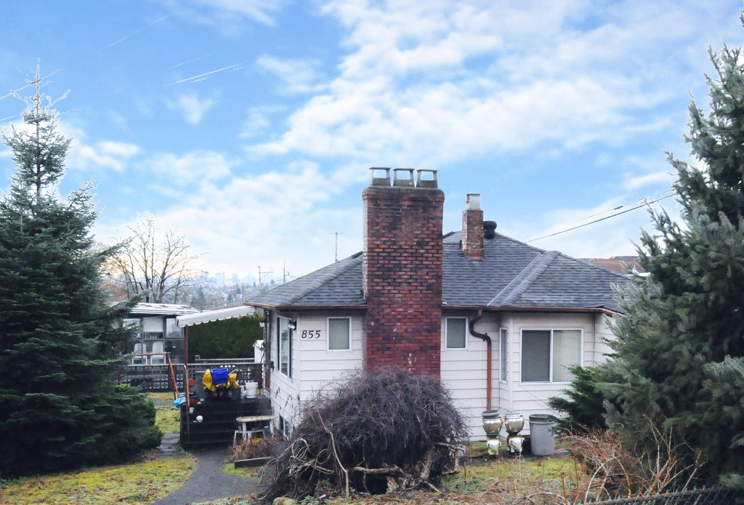 Burnaby, BC V5C 4N3,855 Macdonald AVE