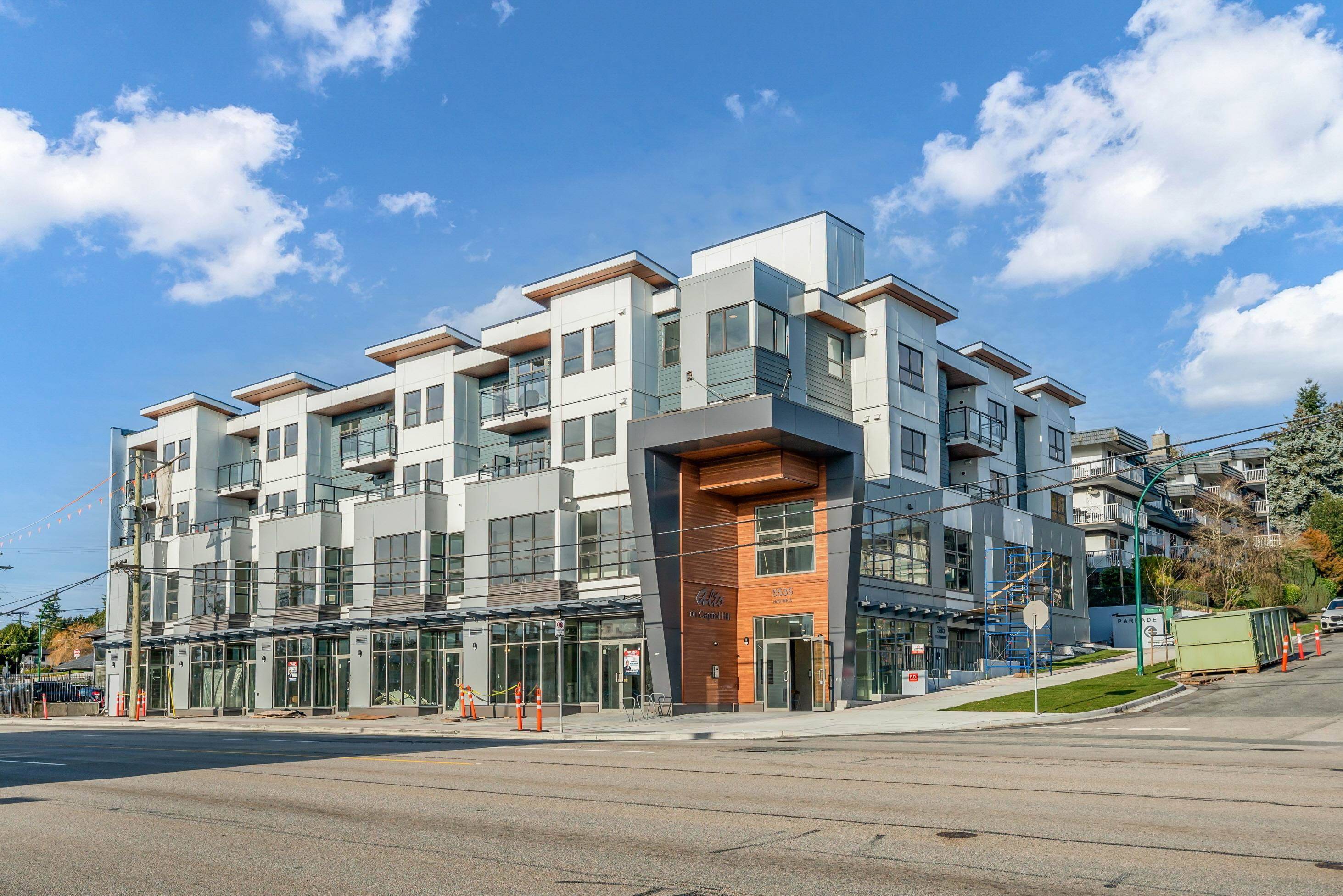 Burnaby, BC V5B 1R2,5535 Hastings ST #403