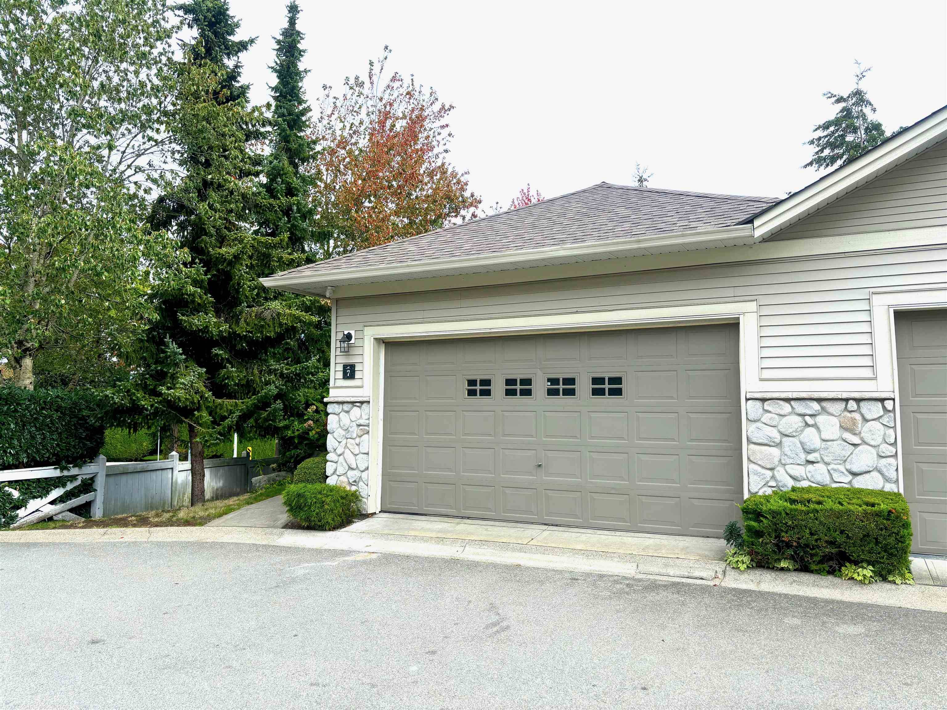 Surrey, BC V4N 5A1,16888 80 AVE #7