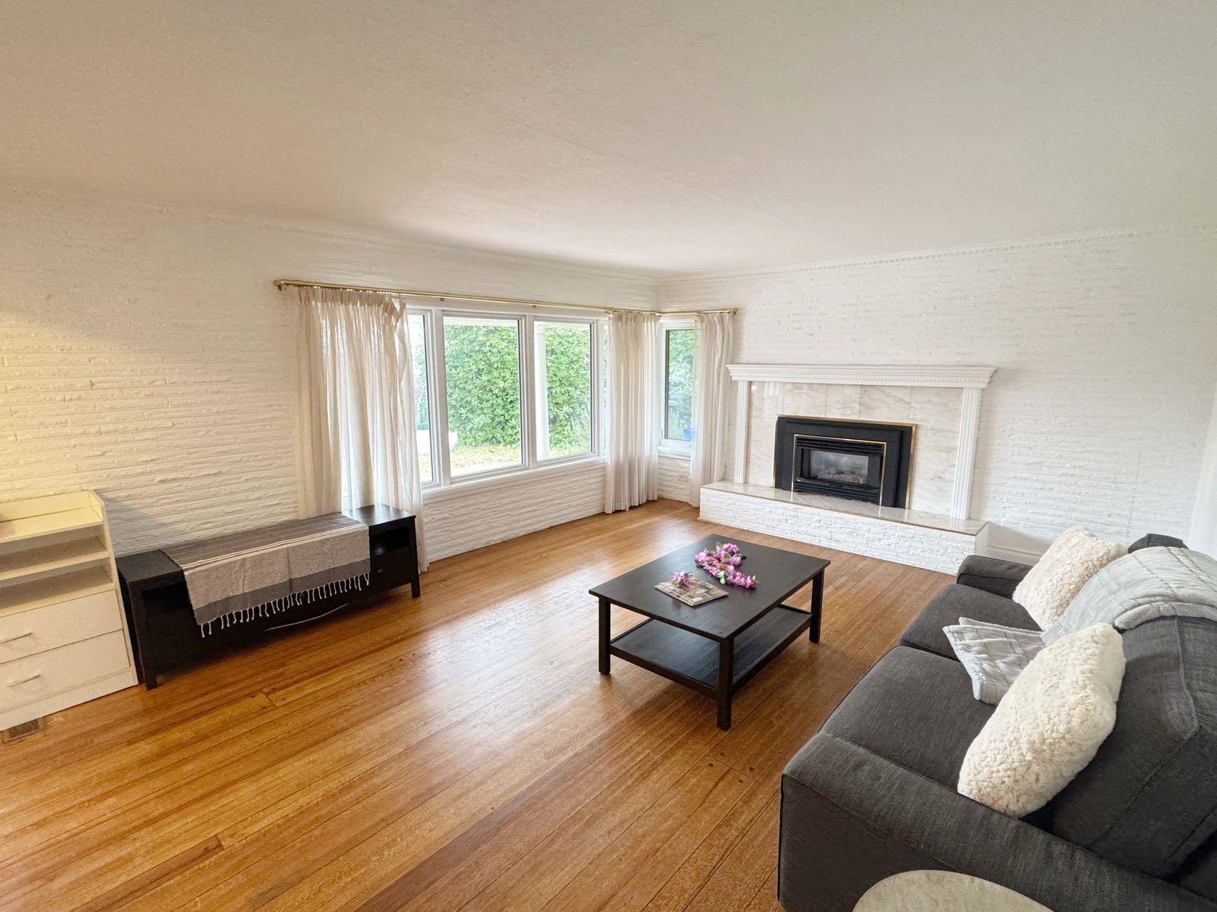 North Vancouver, BC V7N 2V2,290 W Balmoral RD