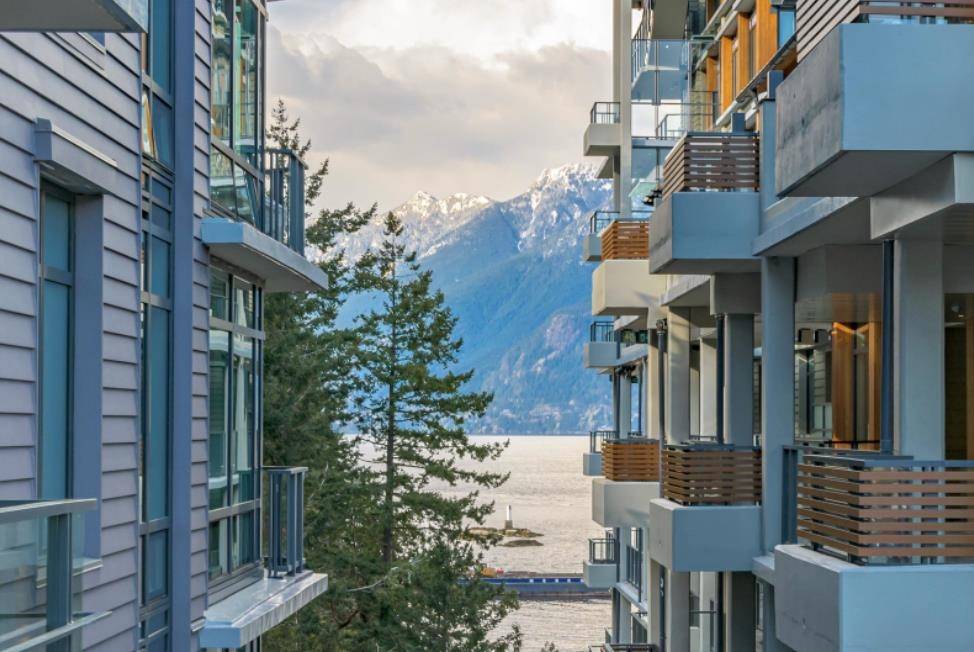 West Vancouver, BC V7W 2B2,6699 Nelson AVE #603