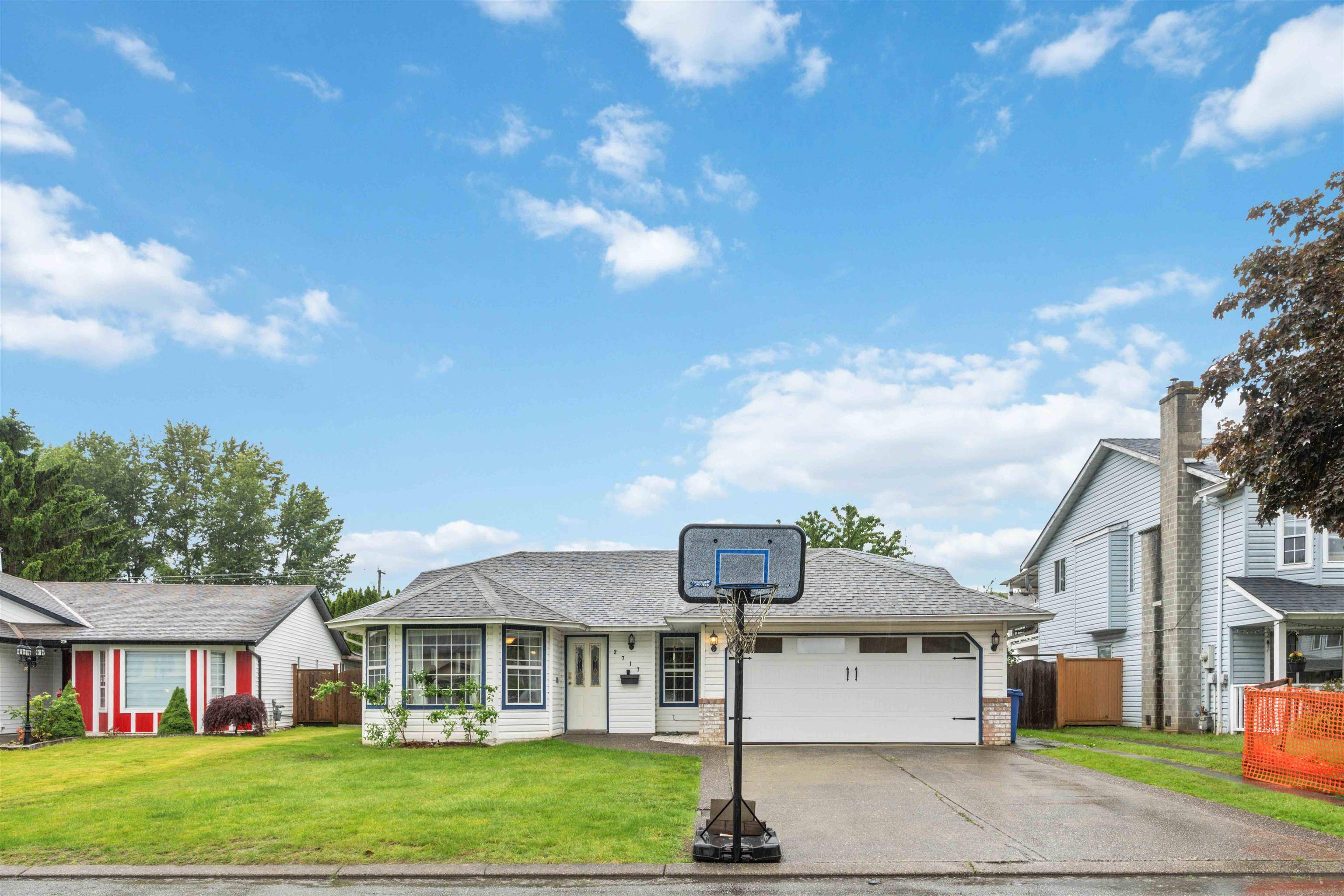 Abbotsford, BC V2T 5L3,2717 Dehavilland CT