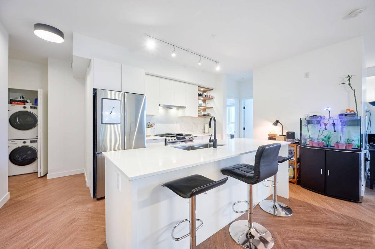 Port Moody, BC V3H 0M4,3229 St Johns ST #318