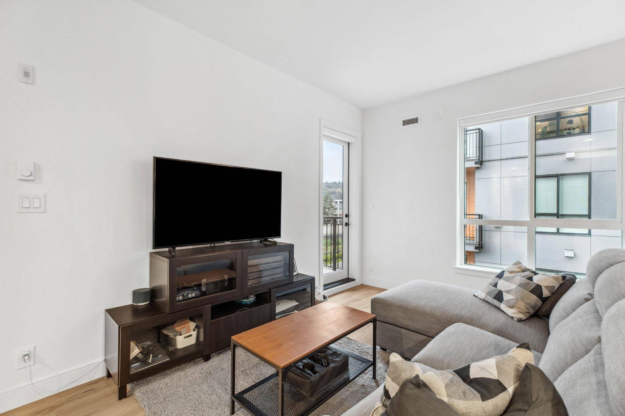 Port Moody, BC V3H 0M9,55 Klahanie DR #429