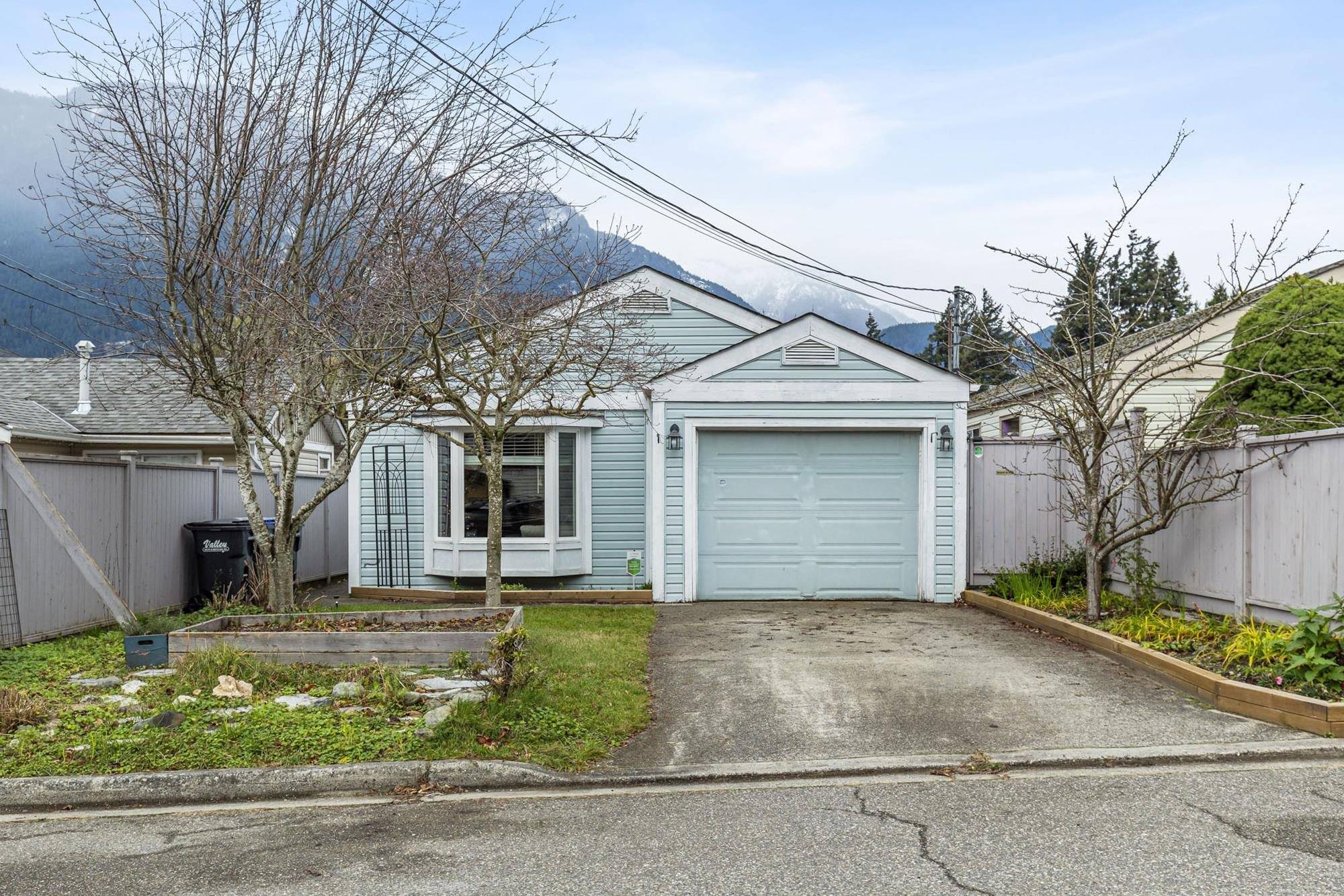 Hope, BC V0X 1L0,563 Douglas ST