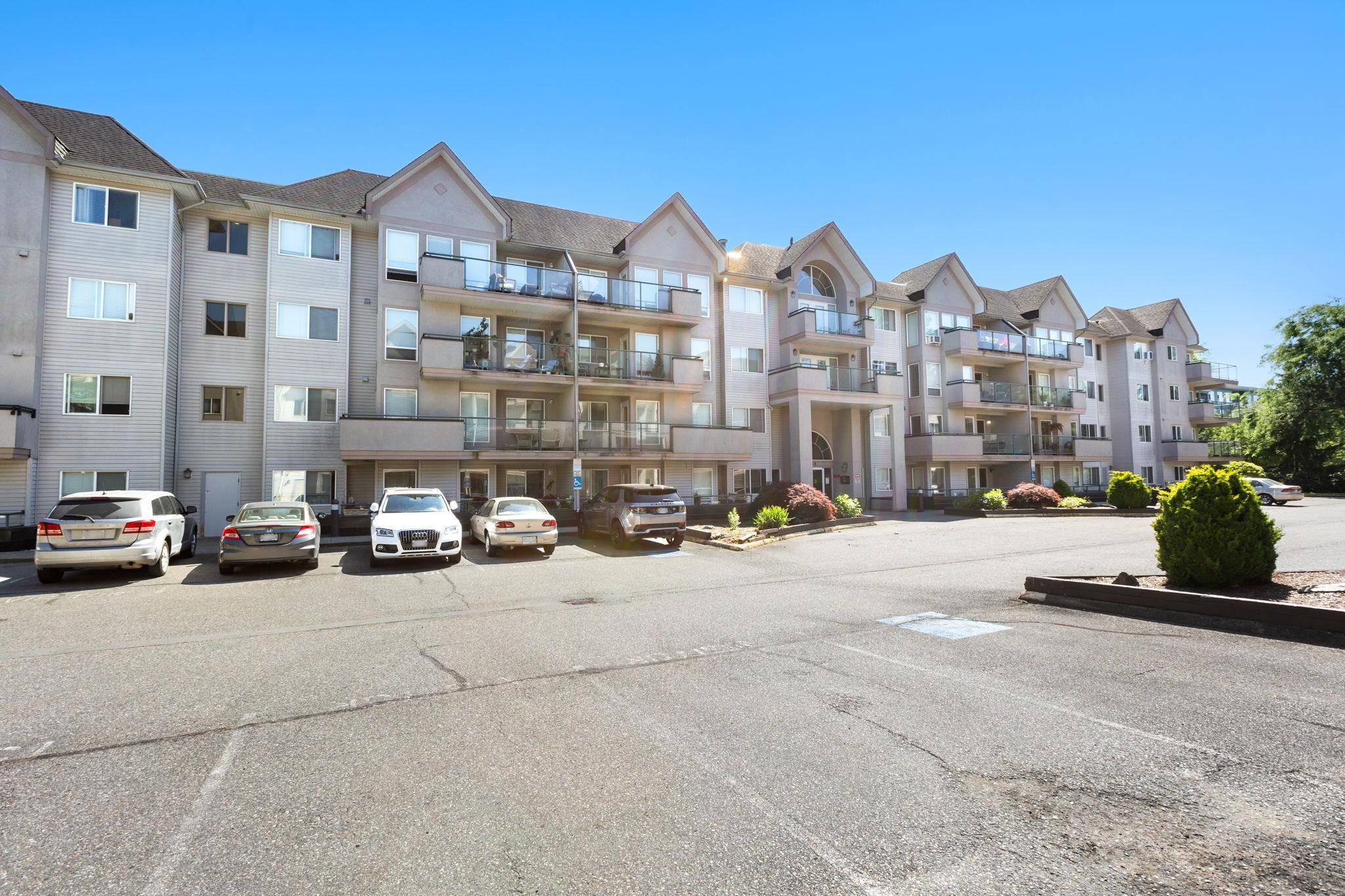 Abbotsford, BC V2S 8J4,33728 King RD #213