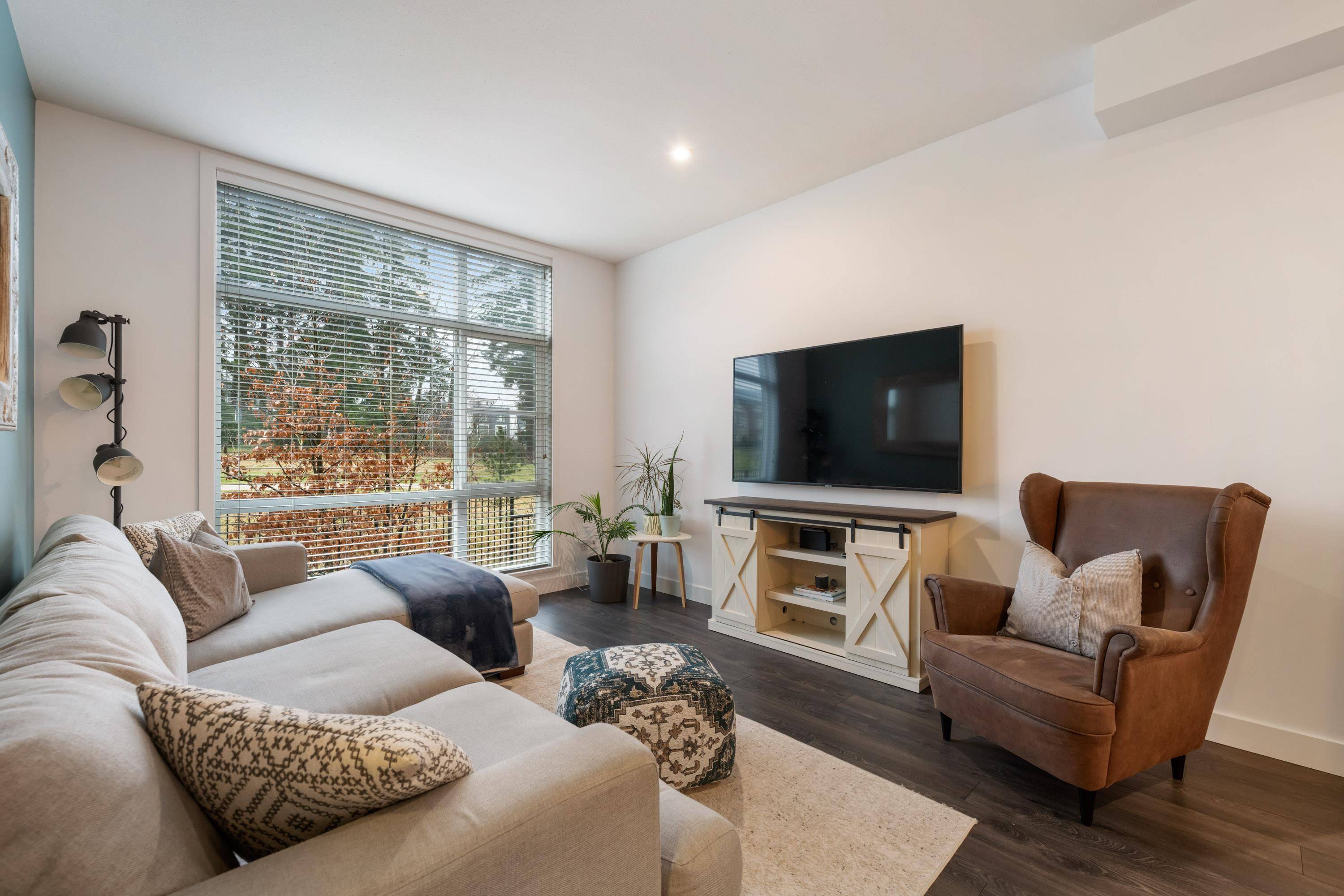 Surrey, BC V3Z 6P4,2228 162 ST #214