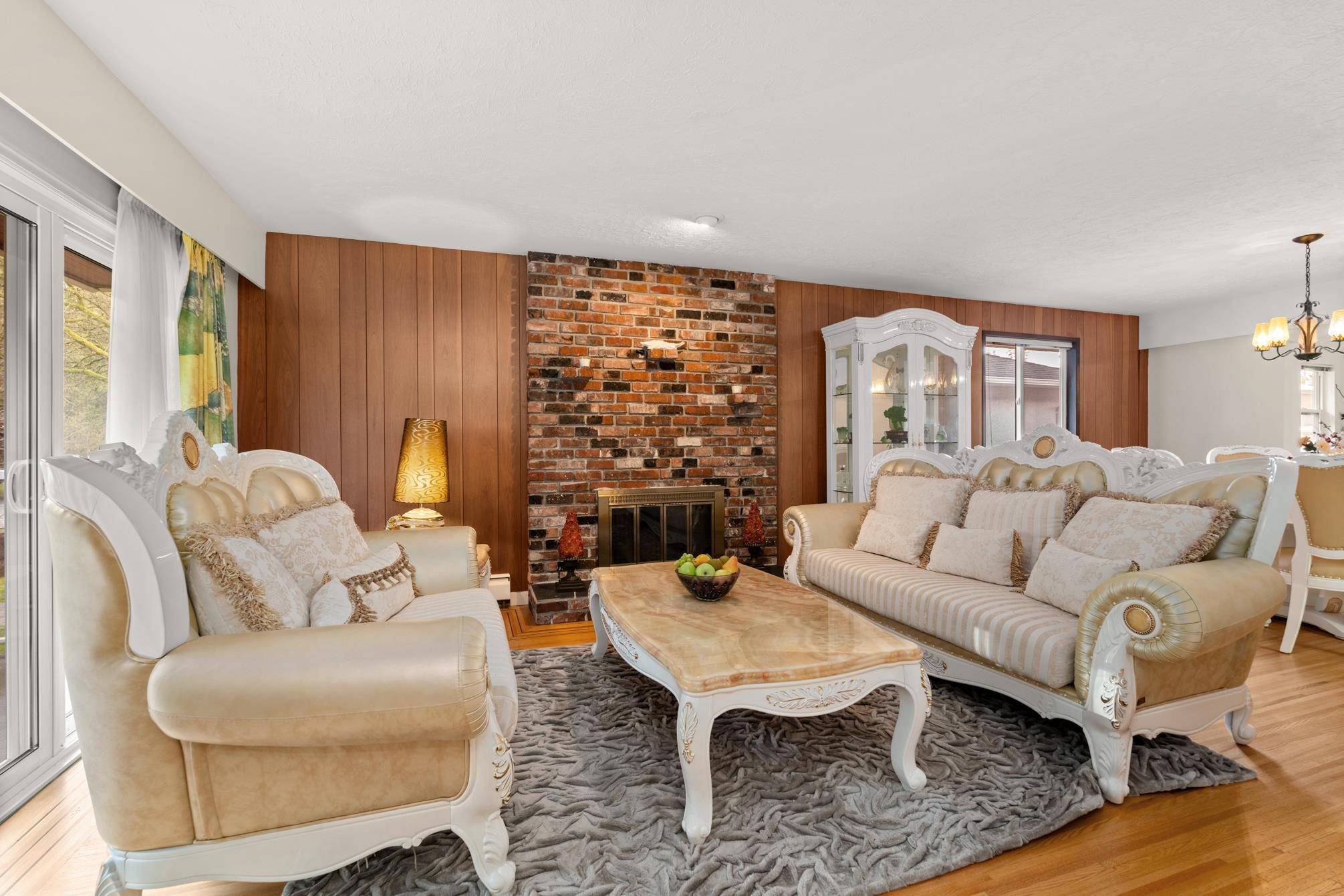 Vancouver, BC V6R 3E9,4651 W 16th AVE