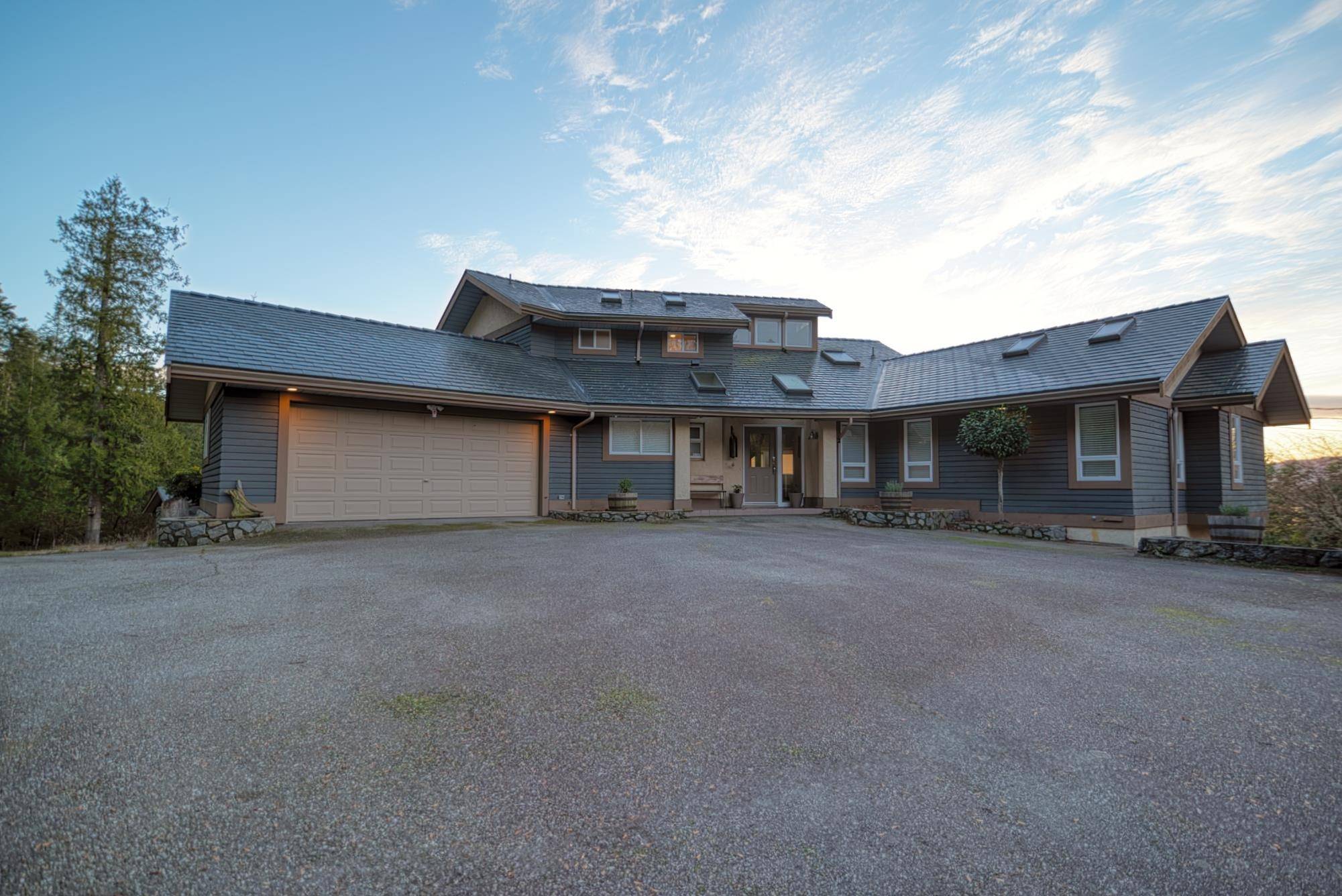 Halfmoon Bay, BC V7Z 1B7,10339 Sunshine Coast HWY