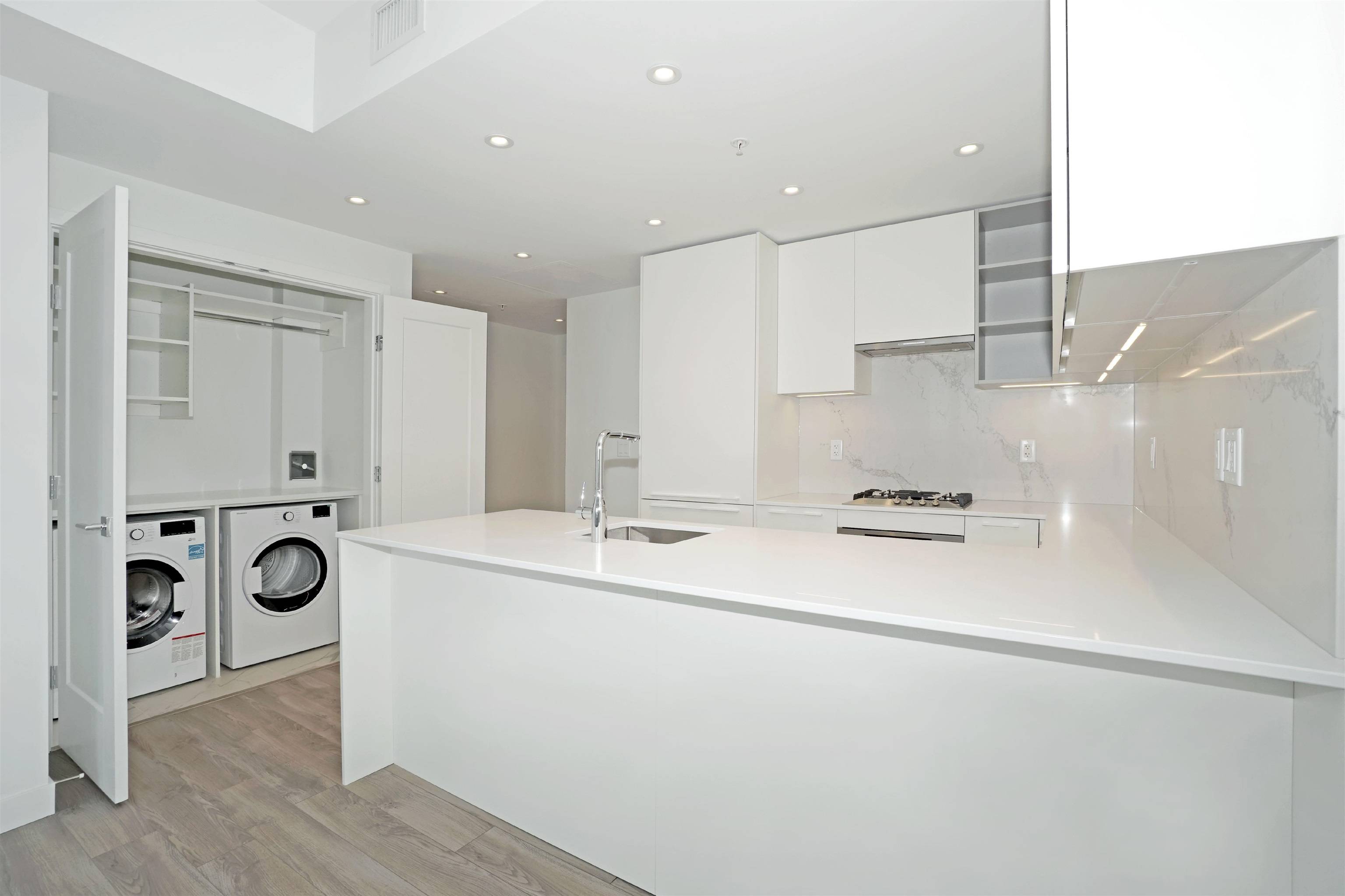 Burnaby, BC V5H 0J8,6699 Dunblane AVE #1409