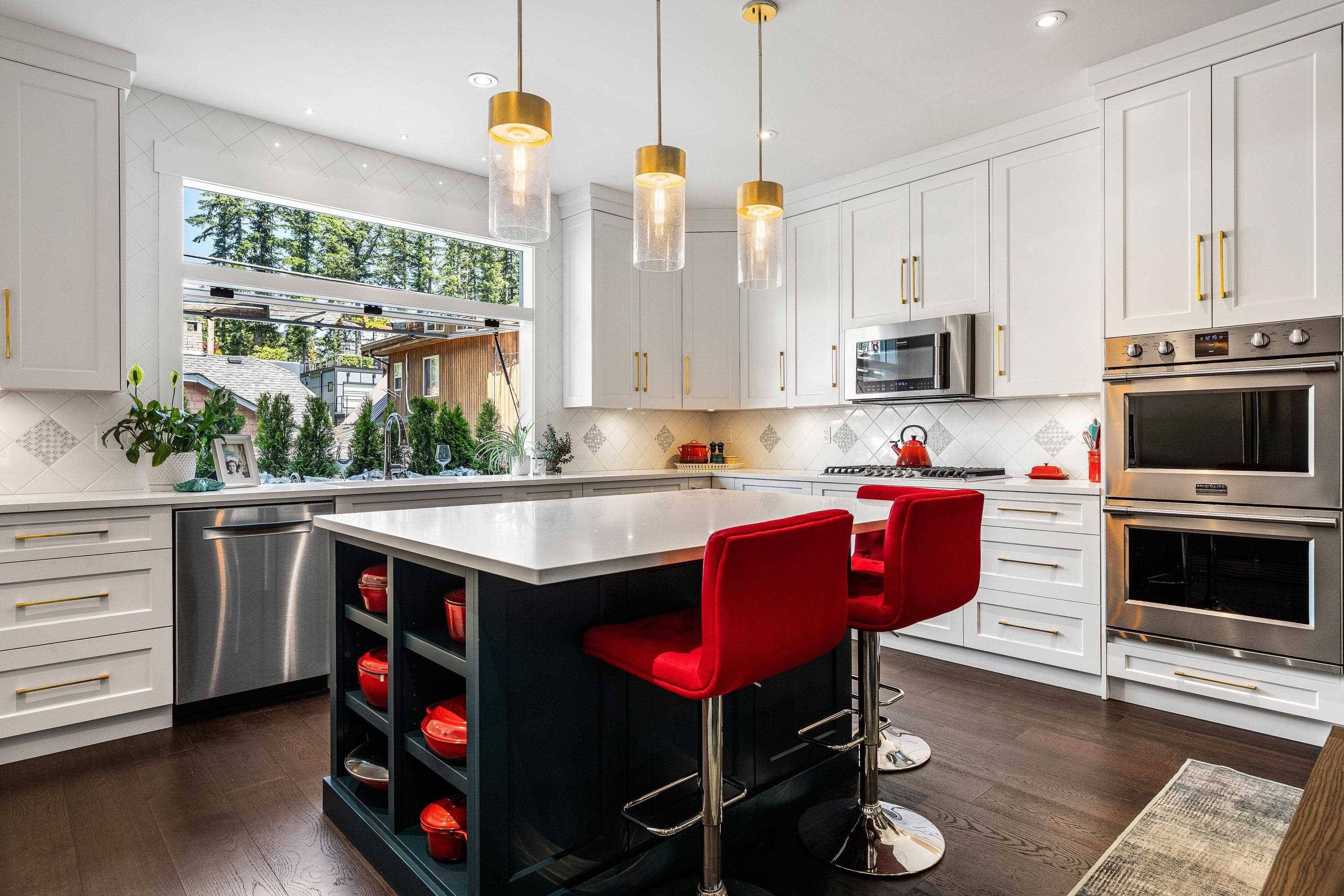 Cultus Lake, BC V2R 4Y7,291 Hemlock ST