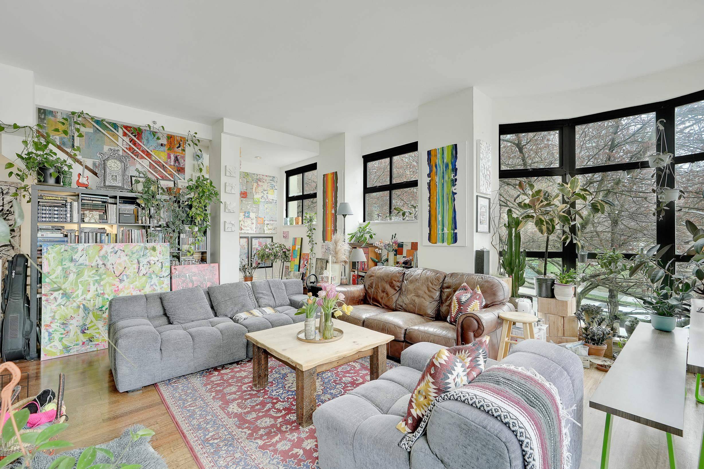 Vancouver, BC V6Z 1W8,1489 Hornby ST
