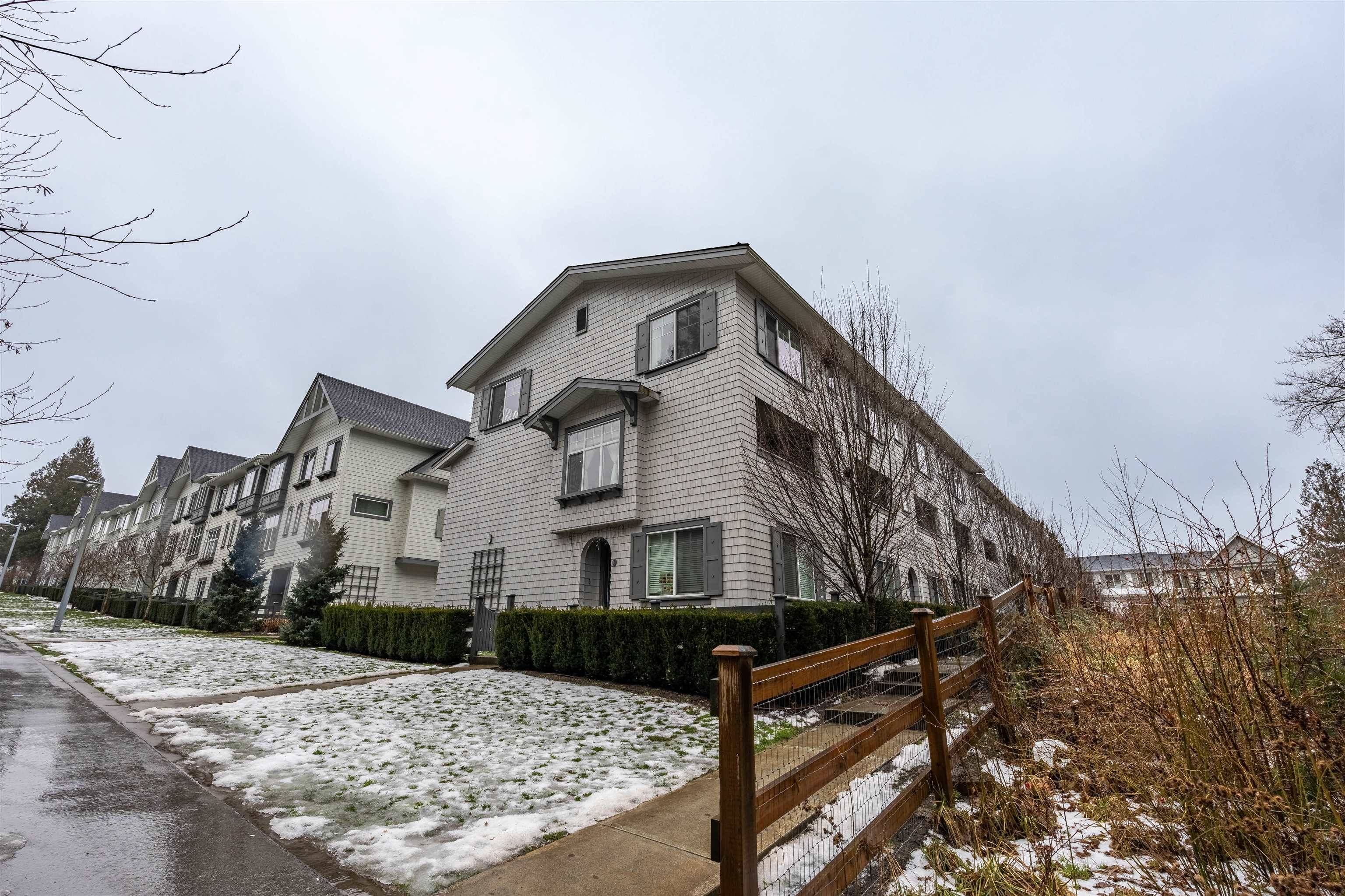Surrey, BC V3W 2Z6,8168 136a ST #84