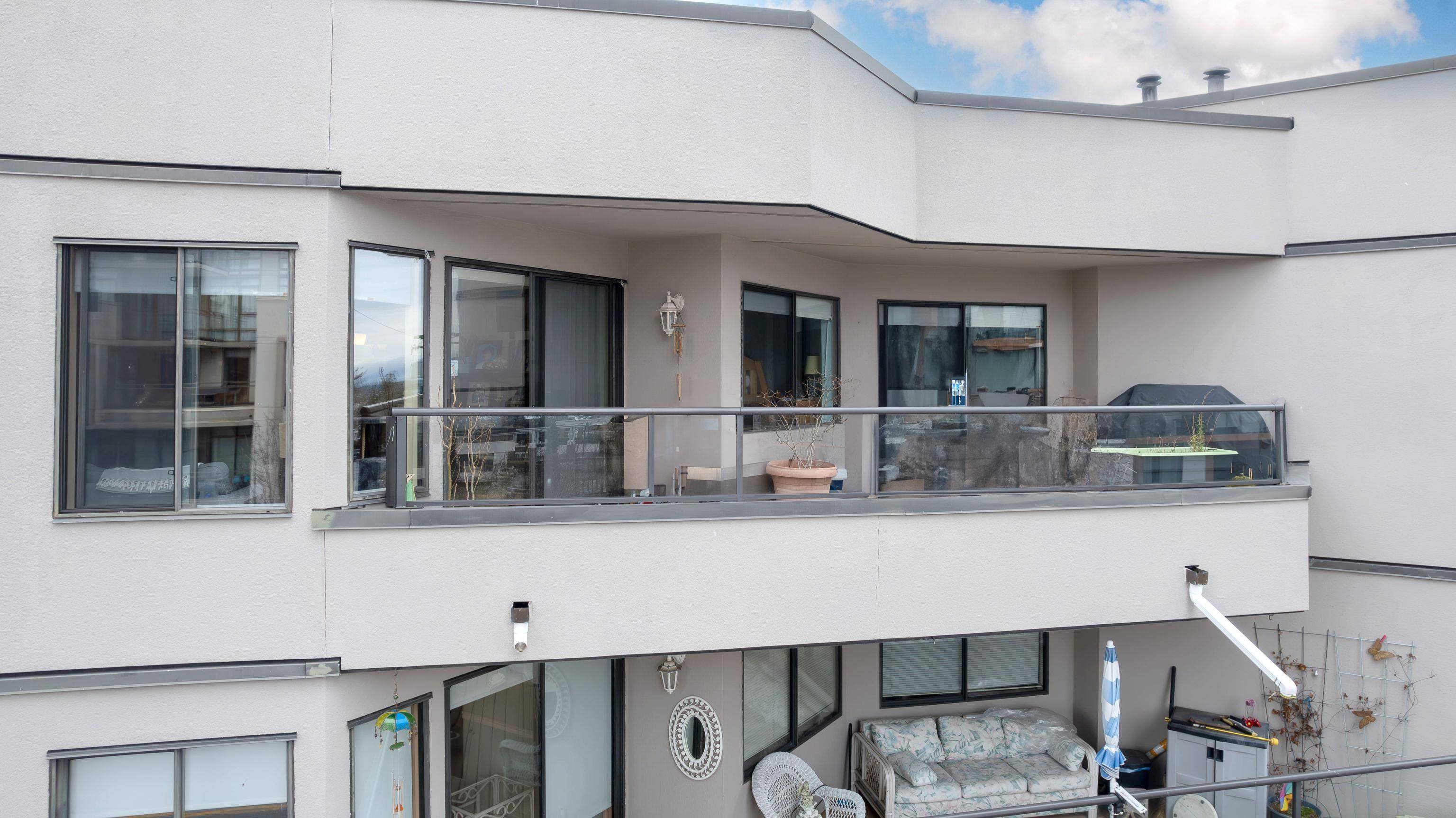 White Rock, BC V4B 4A3,1440 George ST #308