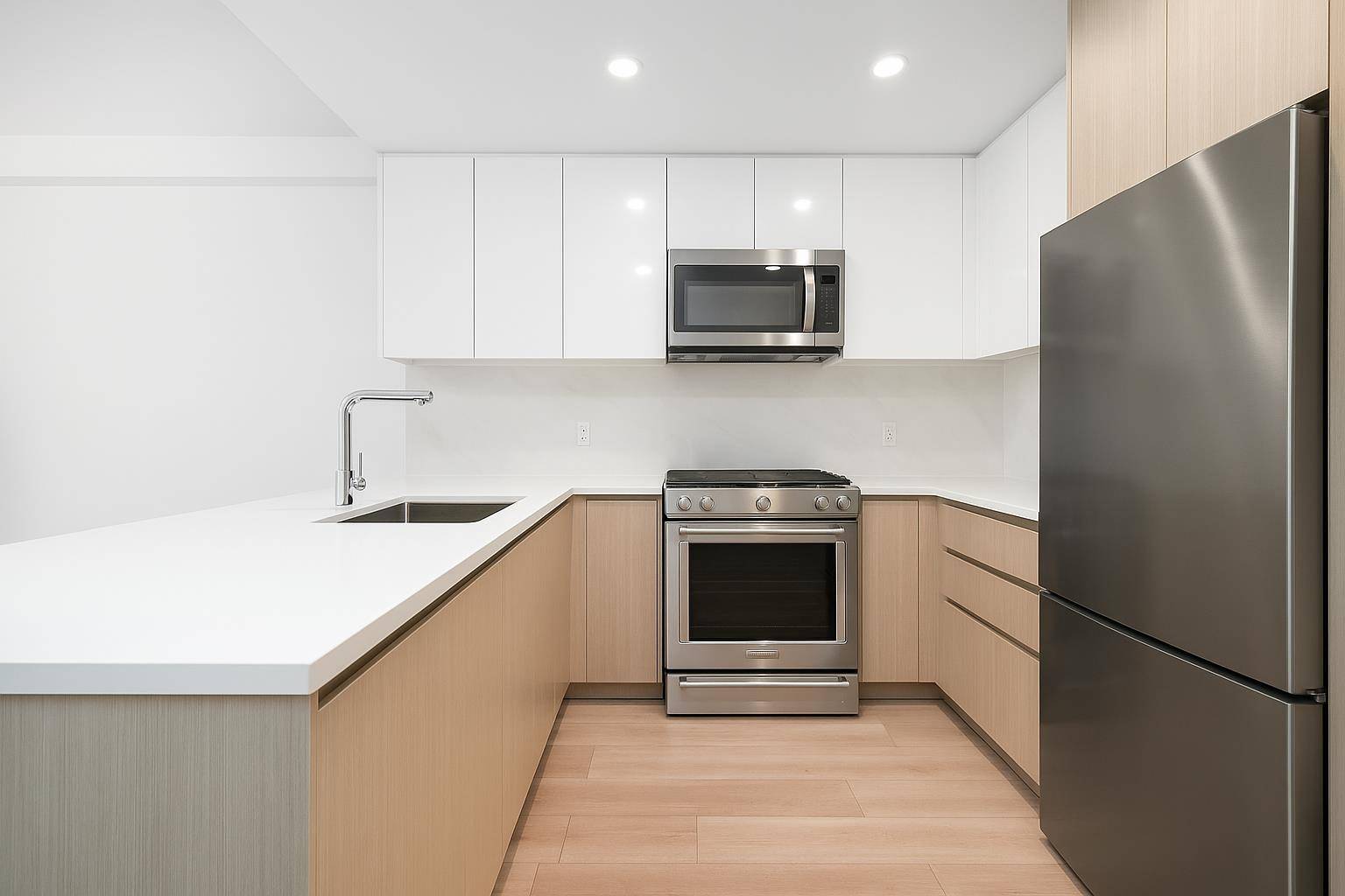 Burnaby, BC V5A 4Y8,8940 University CRES #207