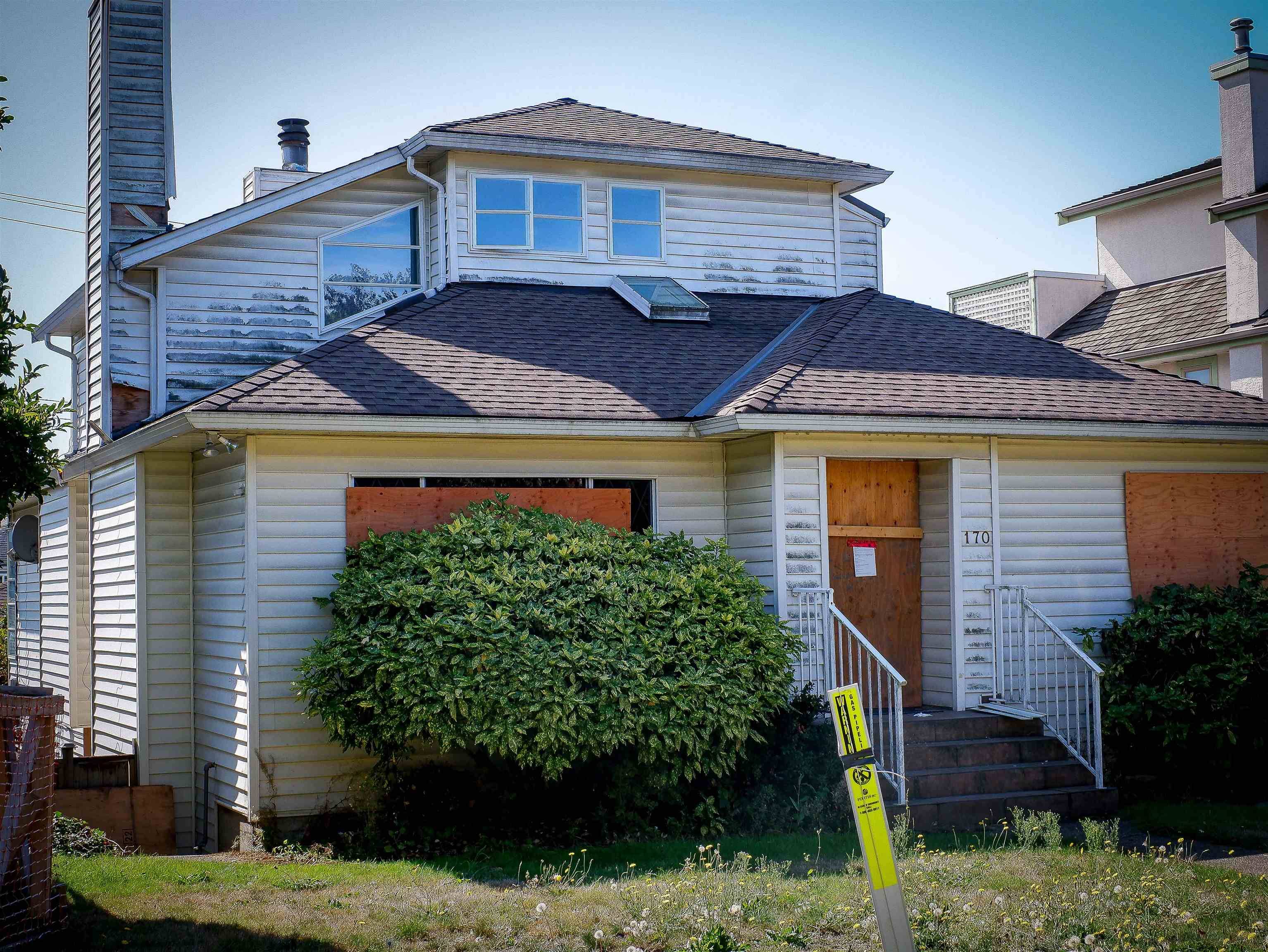 Vancouver, BC V5Y 2R2,170 W 40th AVE