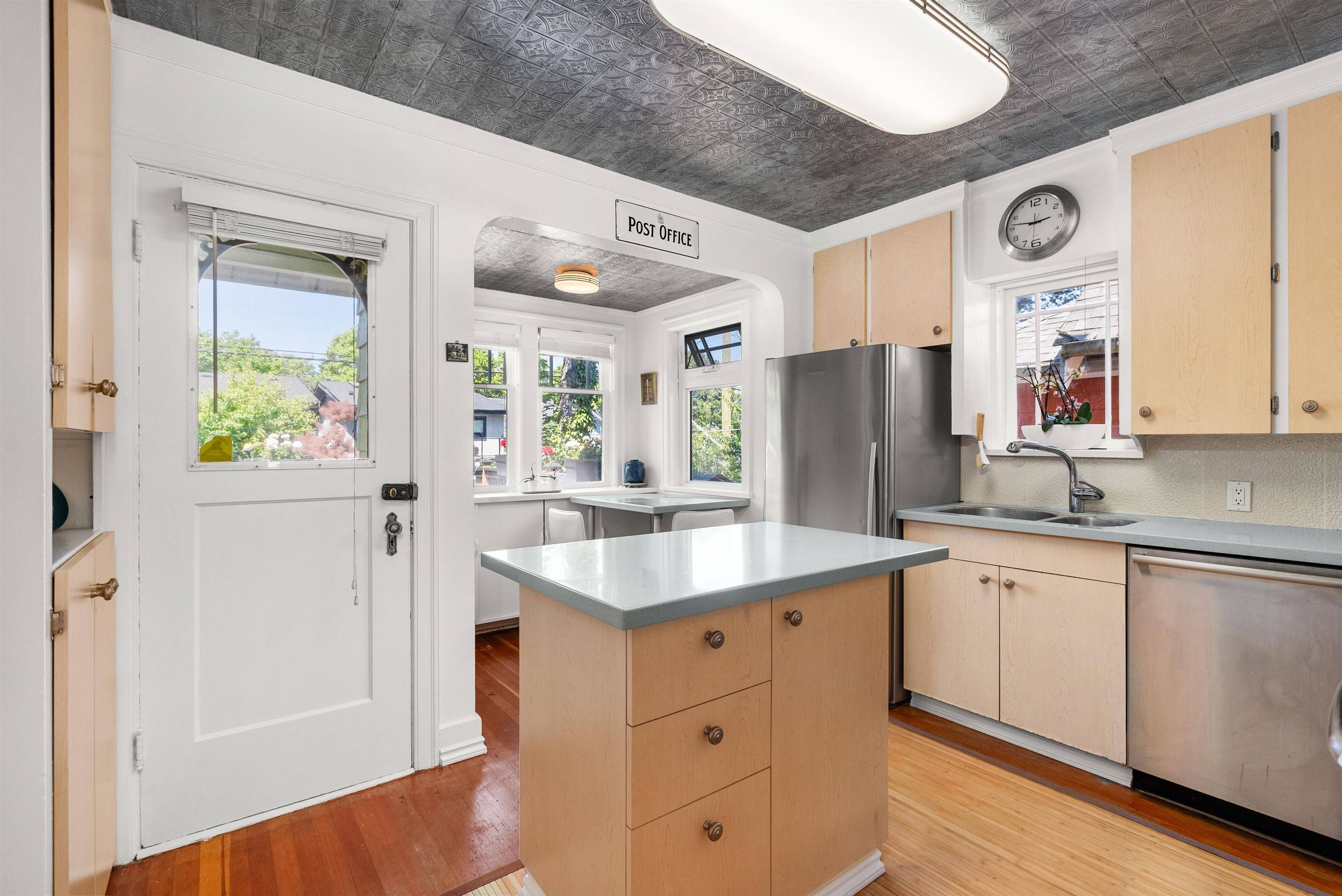 Vancouver, BC V6R 2A4,4533 W 8th AVE