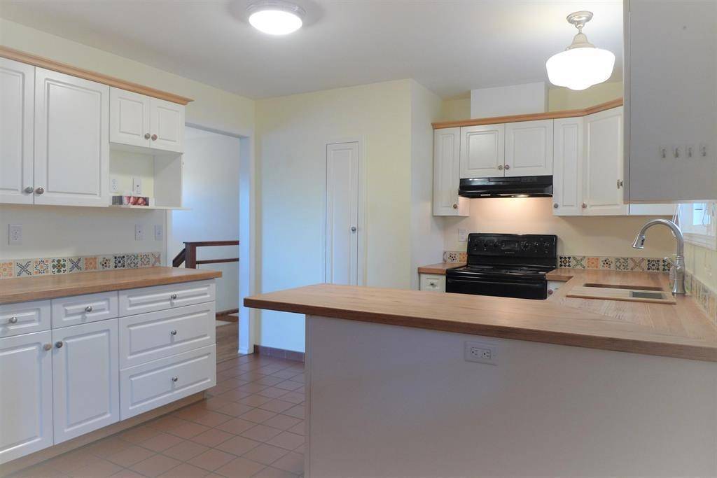Abbotsford, BC V2T 3W6,2124 Topaz ST