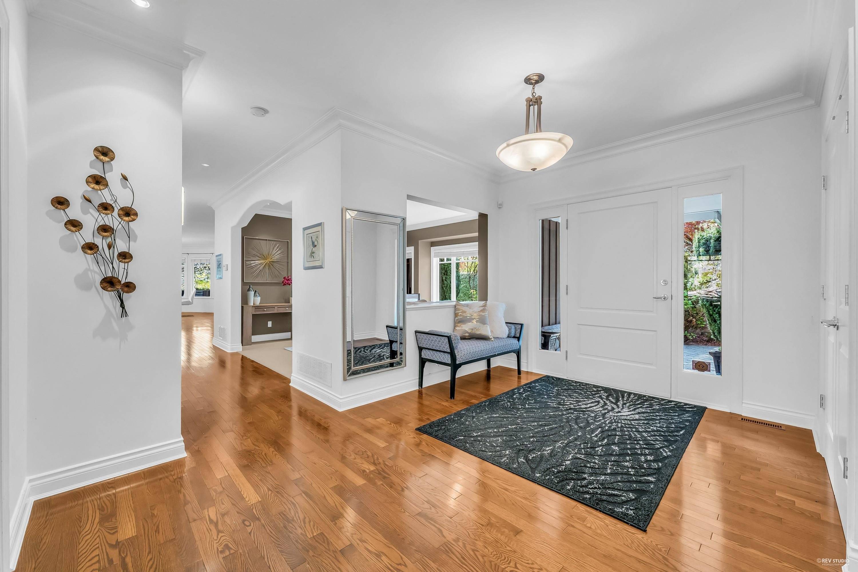 West Vancouver, BC V7W 3J5,4683 Decourcy CT