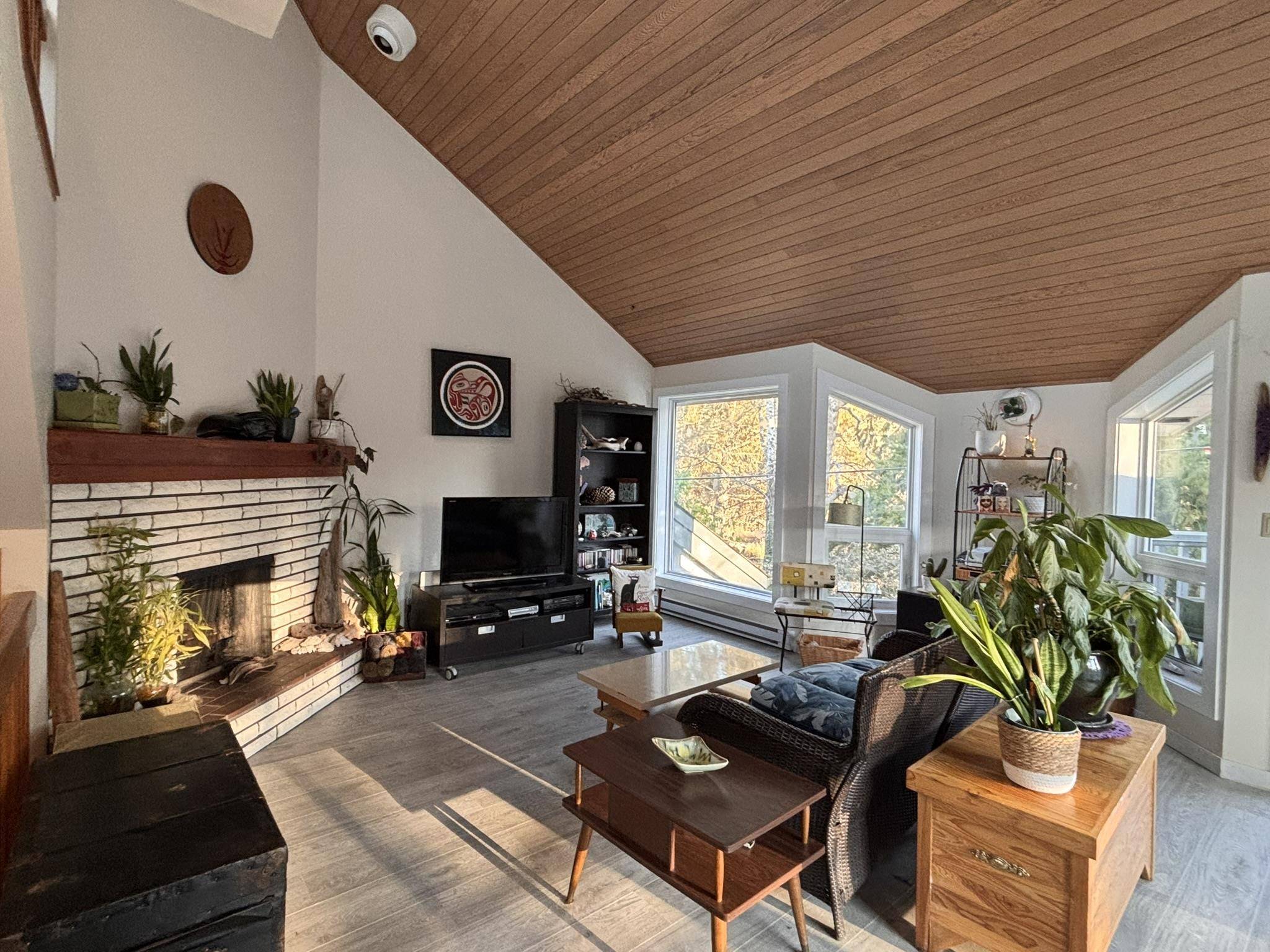 Sechelt, BC V7Z 0H5,5753 Wharf AVE #9